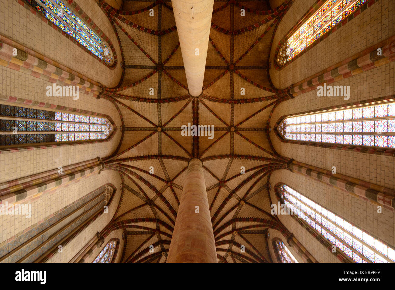 Gerippte Gotische oder romanische Decke der Kirche der Jakobiner, Jakobiner, Kirche oder Kloster (1230) Toulouse Frankreich Stockfoto