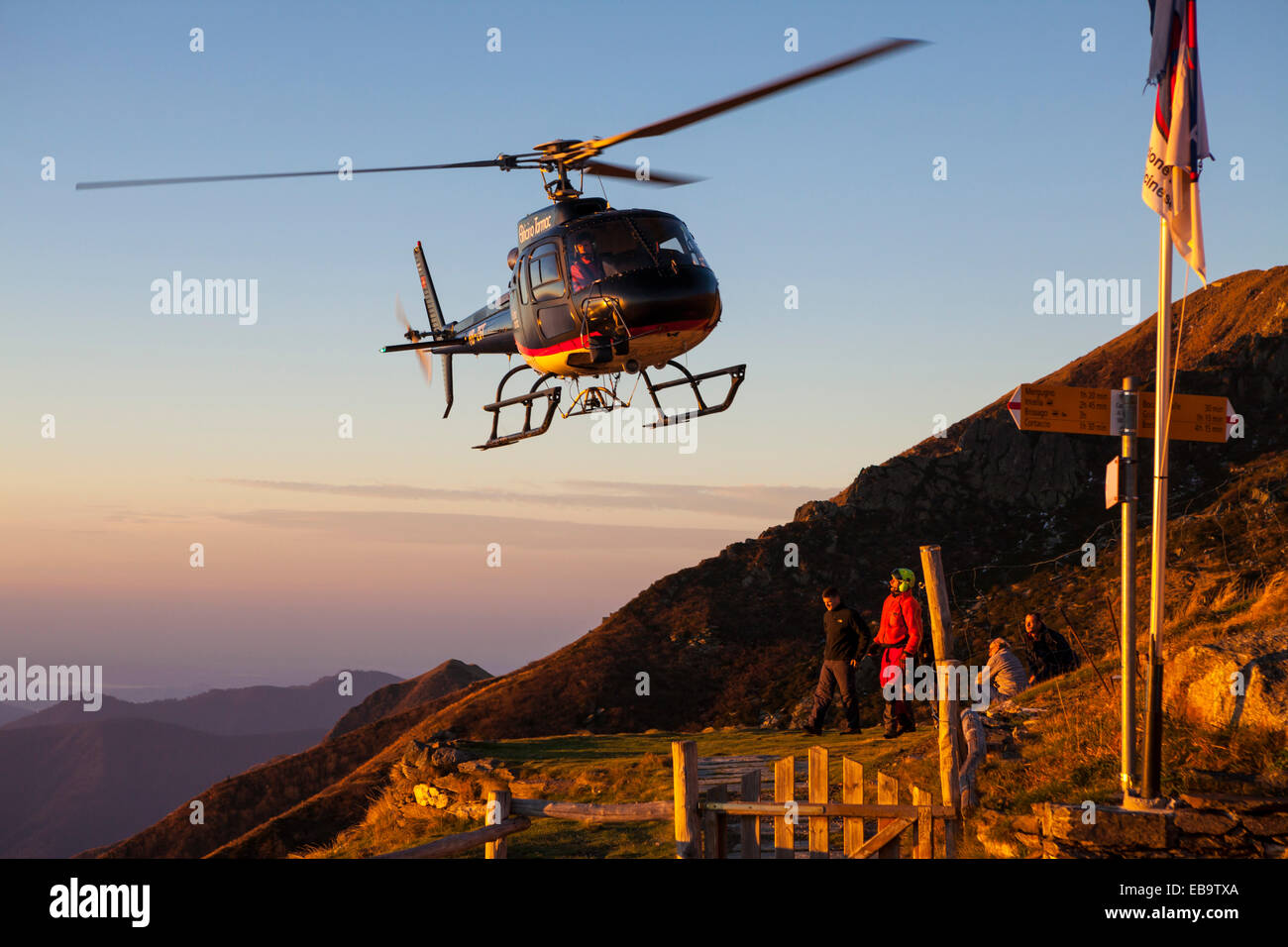 Switzerland Ticino Helicopter Stockfotos und -bilder Kaufen - Alamy