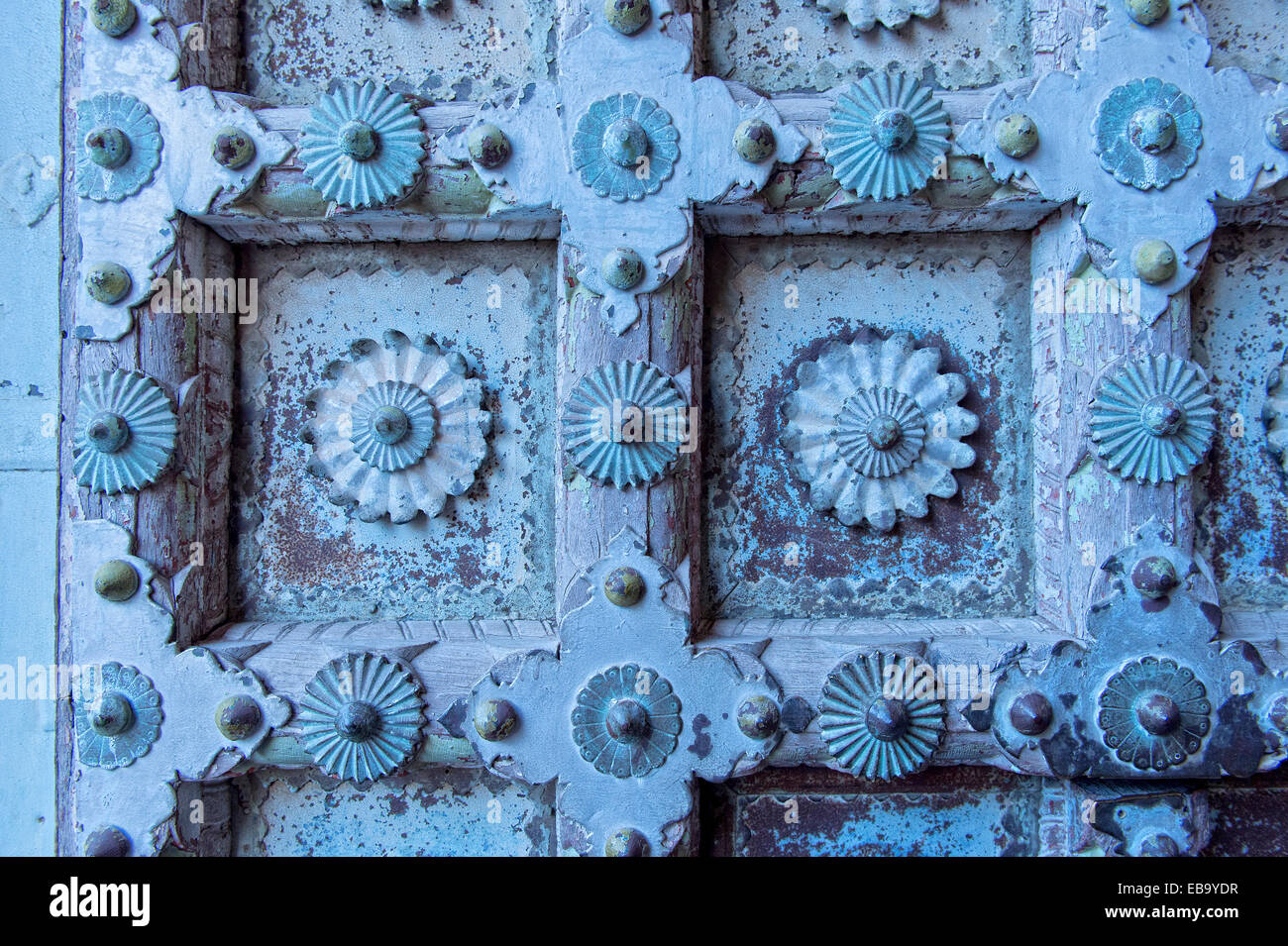 Blau lackierten Holztüre, Mehrangarh Fort, Jodhpur, Rajasthan, Indien Stockfoto