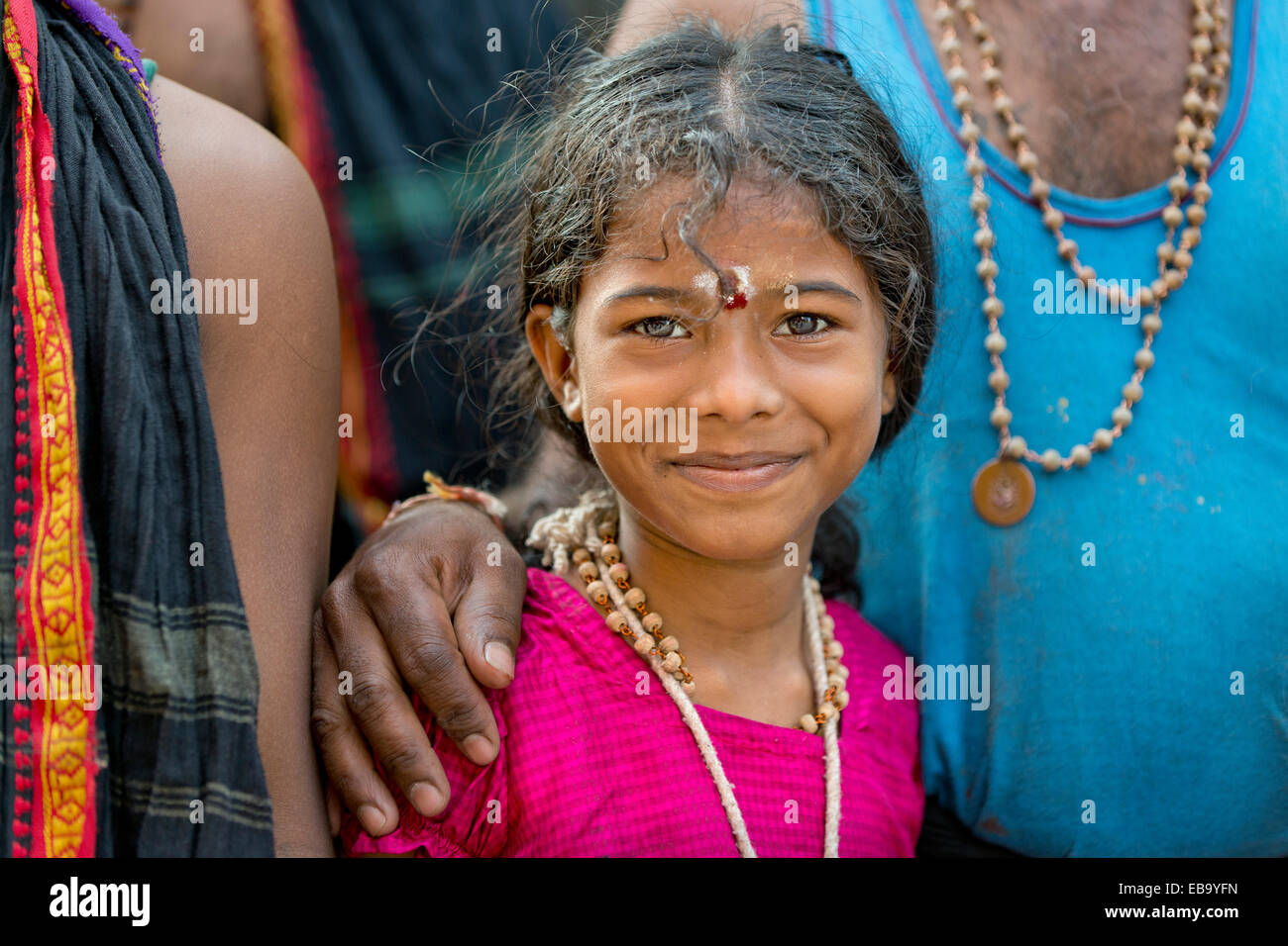 Mädchen, Bestandteil einer Pilgriming Hindu-Familie, Porträt, Meenakshi Amman Tempel oder Sri Meenakshi Sundareswarar Tempel, Madurai Stockfoto