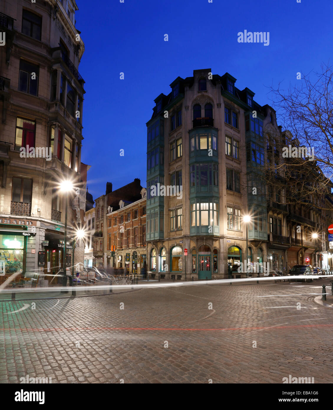 Straße im Zentrum von Brüssel in der Abenddämmerung, Brüssel, Region Brüssel Stockfoto