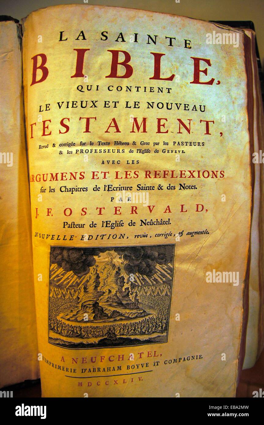1700s 1744 aus dem 18. Jahrhundert Aquitaine Buch der Bibel Christen Christentum Kirche Nahaufnahme Farbe Bild Europa glauben Frankreich Stockfoto