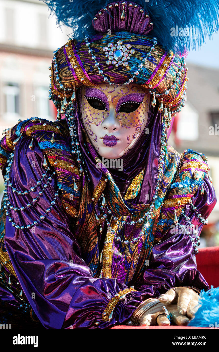 Karneval in Venedig Maske und Kostüm auf der venezianischen Messe auf dem historischen Marktplatz, Ludwigsburg, Baden-Württemberg, Deutschland Stockfoto