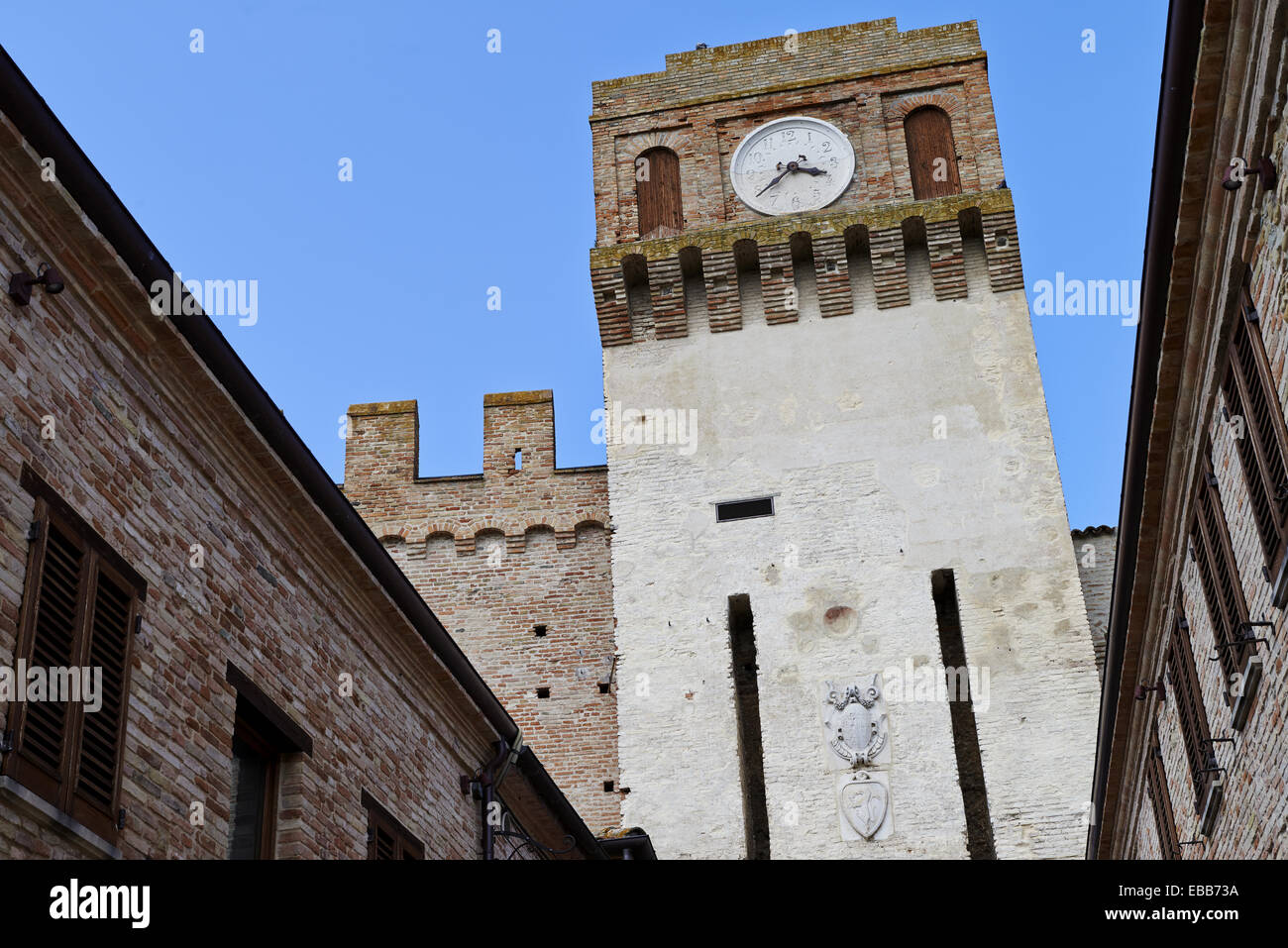 Außenansicht des Hauptturmes Watch in Gradara. Pesaro und Urbino. Marche. Italien. Stockfoto