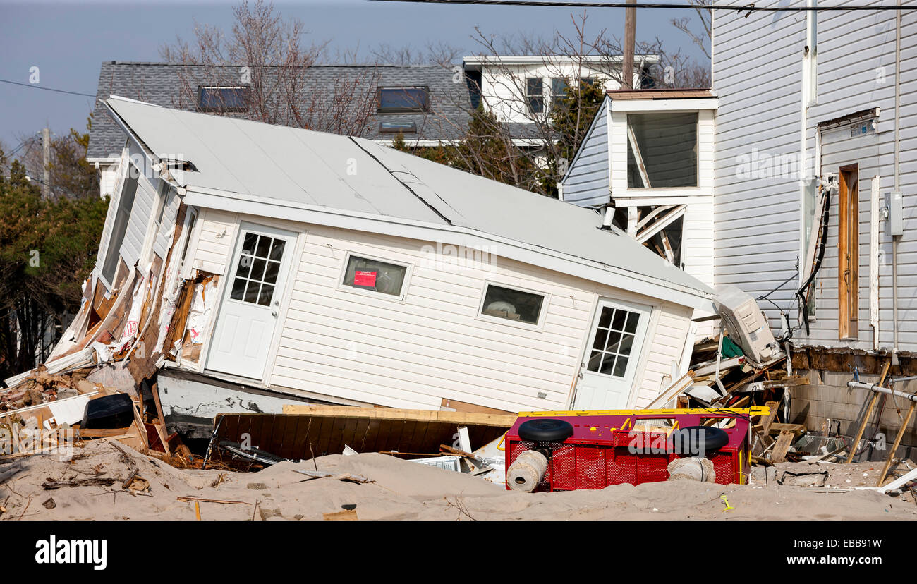 Breezy Point, NY, USA - 3. Dezember 2012 – keine Sanierungsarbeiten haben begonnen bei Breezy Punkt nach dem Durchzug des Hurrikans Sandy Stockfoto