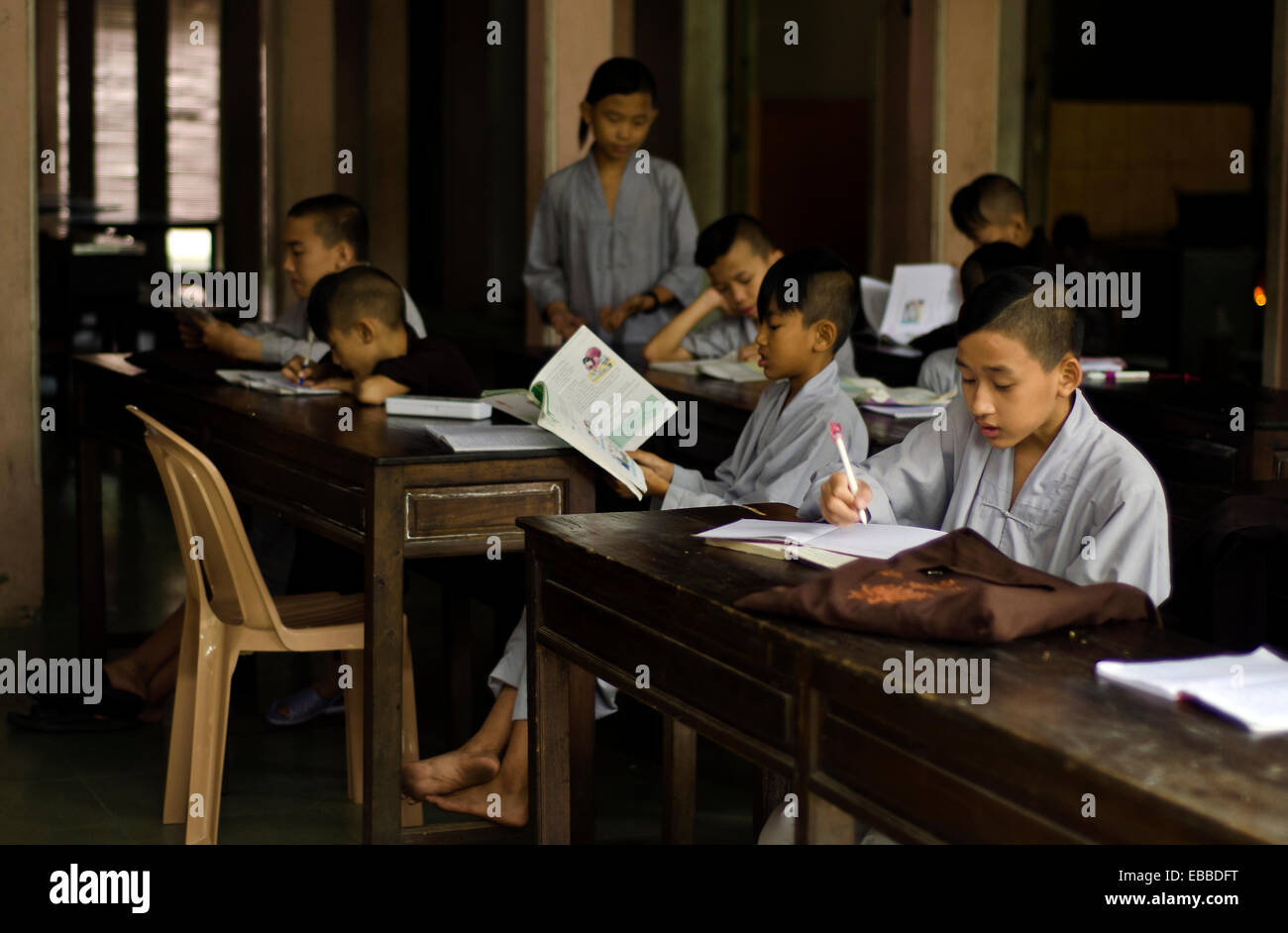 Kleine Schule, Thien Mu Pagode, Hue, Vietnam Stockfoto
