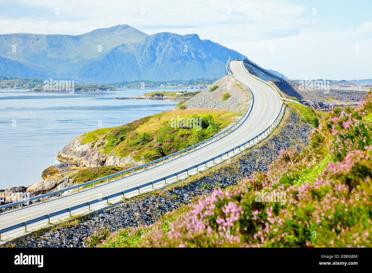 Storseisundet Brücke über die Atlantikstraße in Norwegen Stockfoto