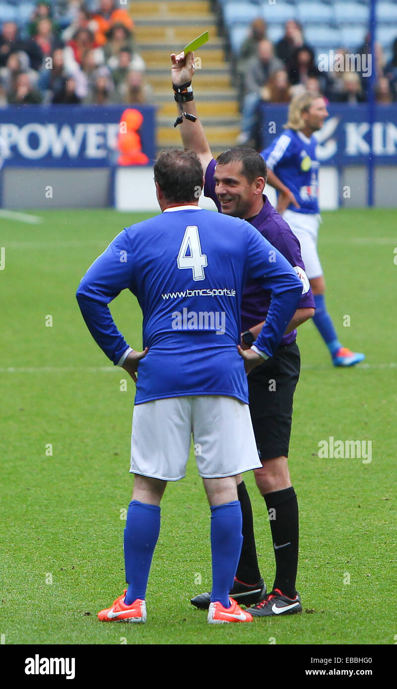 Eine Richtung hosten ein Fußballspiels Geldbeschaffung für irische Autismus-Aktion bei King Power Stadium mit Leicester: Piers Morgan, Phil Dowd Where: Leicester, Vereinigtes Königreich bei: 26. Mai 2014 Stockfoto