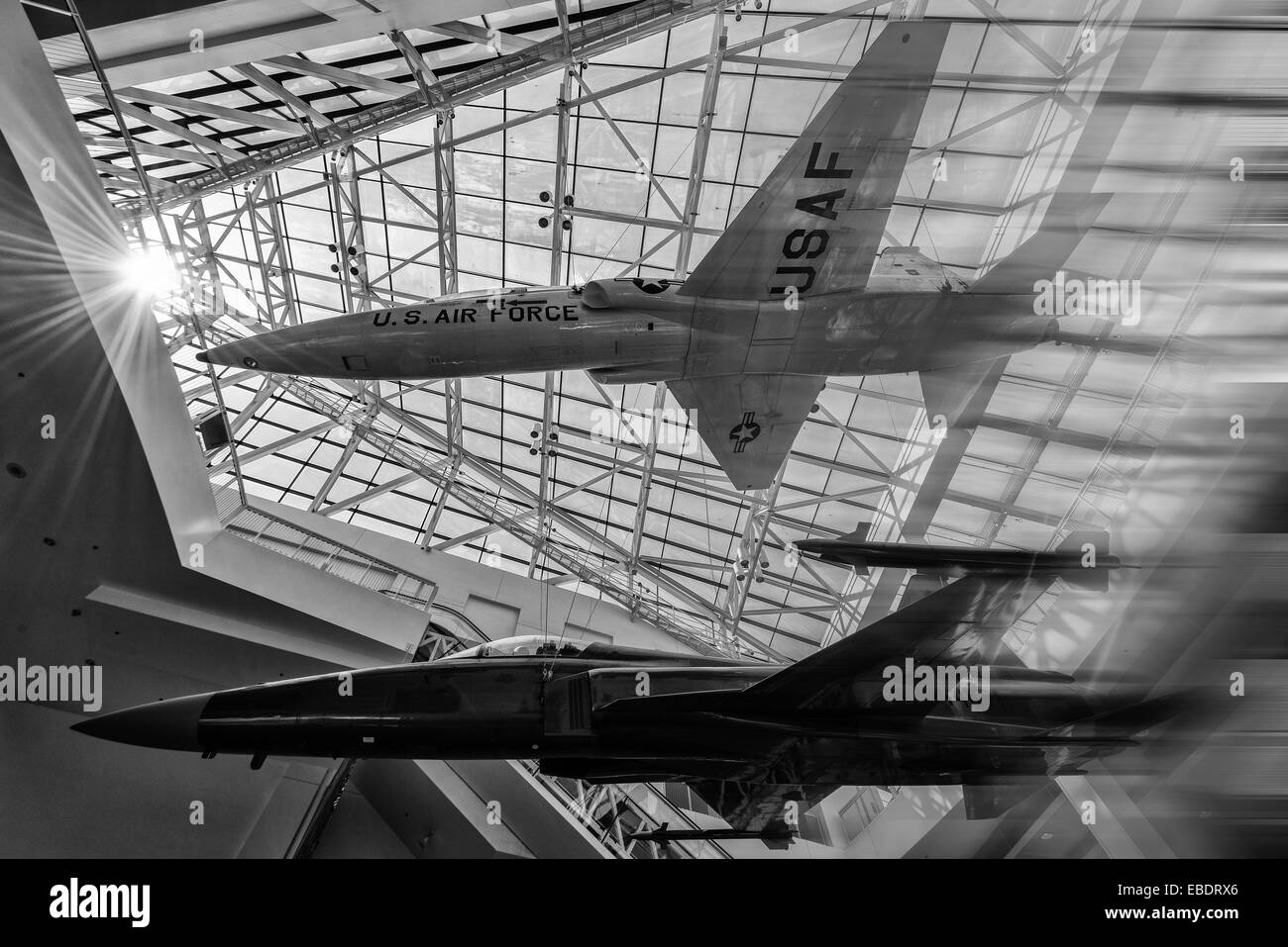 Flugzeuge auf dem Display an der California Science Center, Los Angeles, Kalifornien, USA Stockfoto