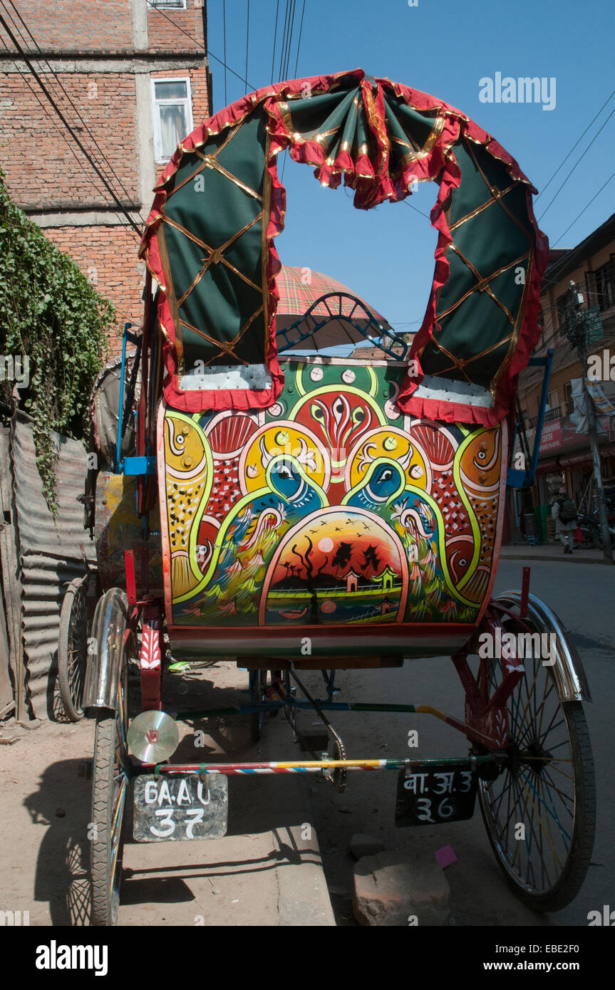 Handbemalte Fahrradrikscha in Thamel, Kathmandu, Nepal Stockfoto