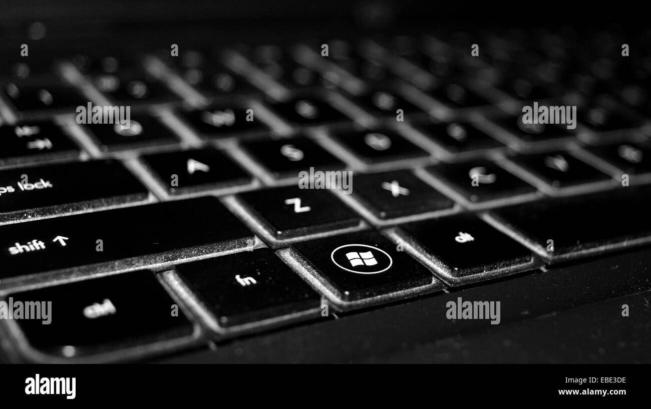 Nahaufnahme einer staubigen Computer-Tastatur Stockfoto