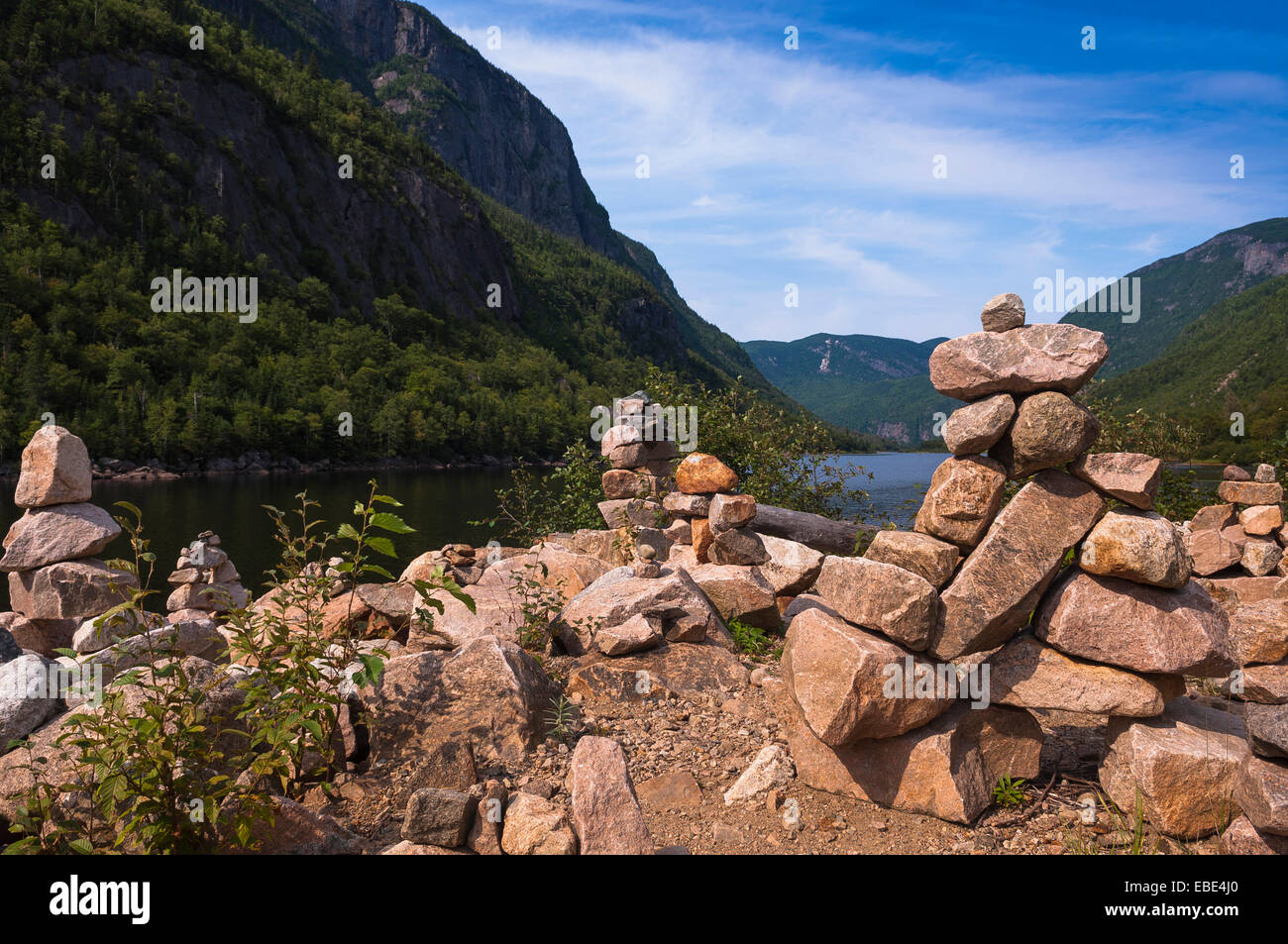 Felsformationen Sie Balancing, Hautes-Gorges-de-la-Riviére-Malbaie Nationalpark, Charlevoix, Quebec, Kanada Stockfoto