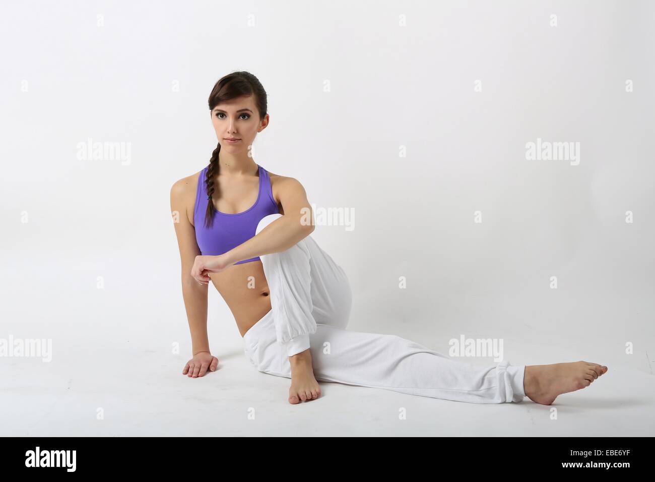 Frau-arbeiten-Yoga-Übung Stockfoto