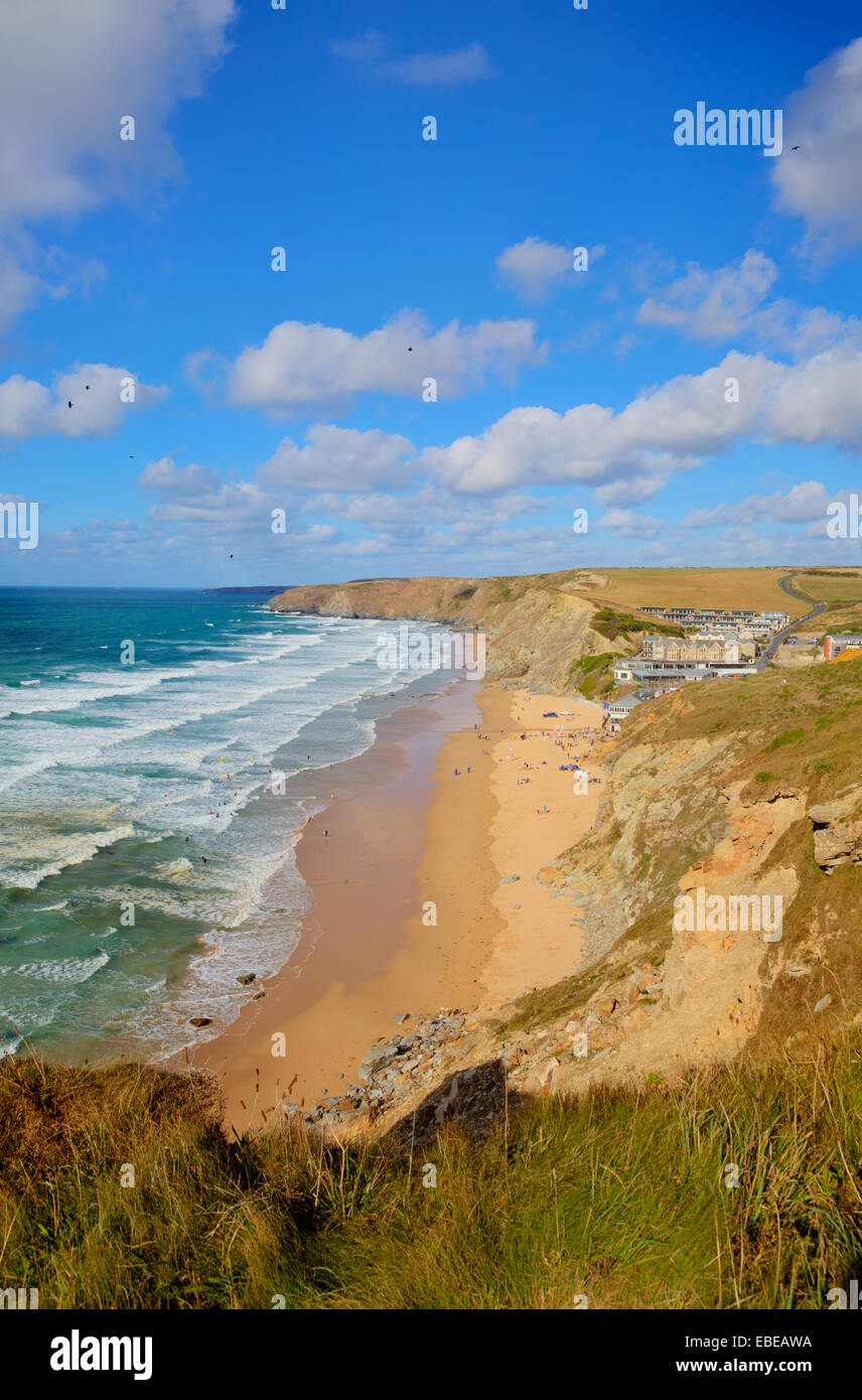 Watergate Bay Cornwall England UK Cornish Nordküste zwischen Newquay und Padstow auf einer sonnigen blauen Himmel Tag beliebter Surfstrand Stockfoto