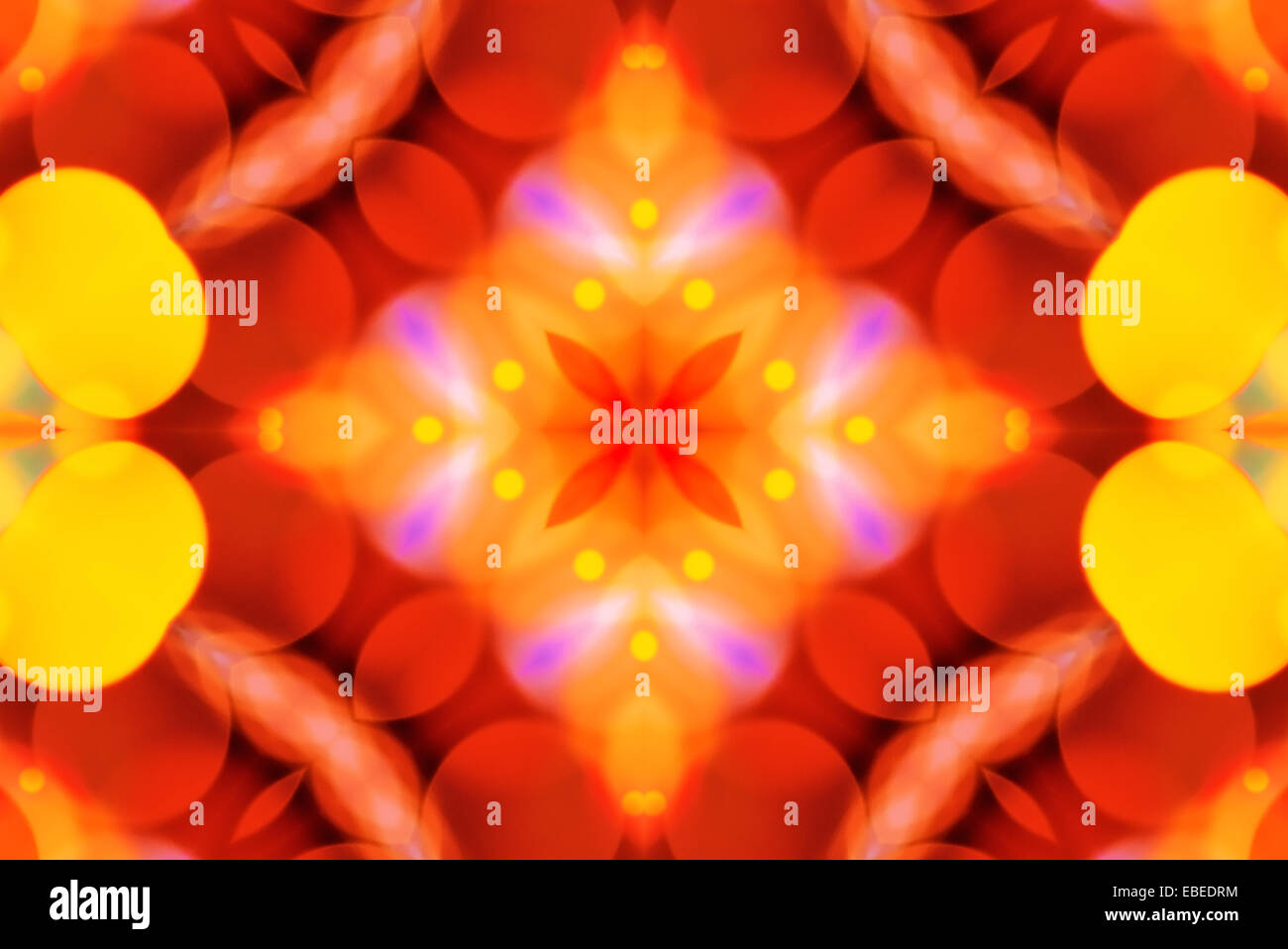 Schön unscharf gestellt bunten Bokeh festliche Lichter im Kaleidoskop als abstrakte Urlaub Feier Hintergrund Stockfoto