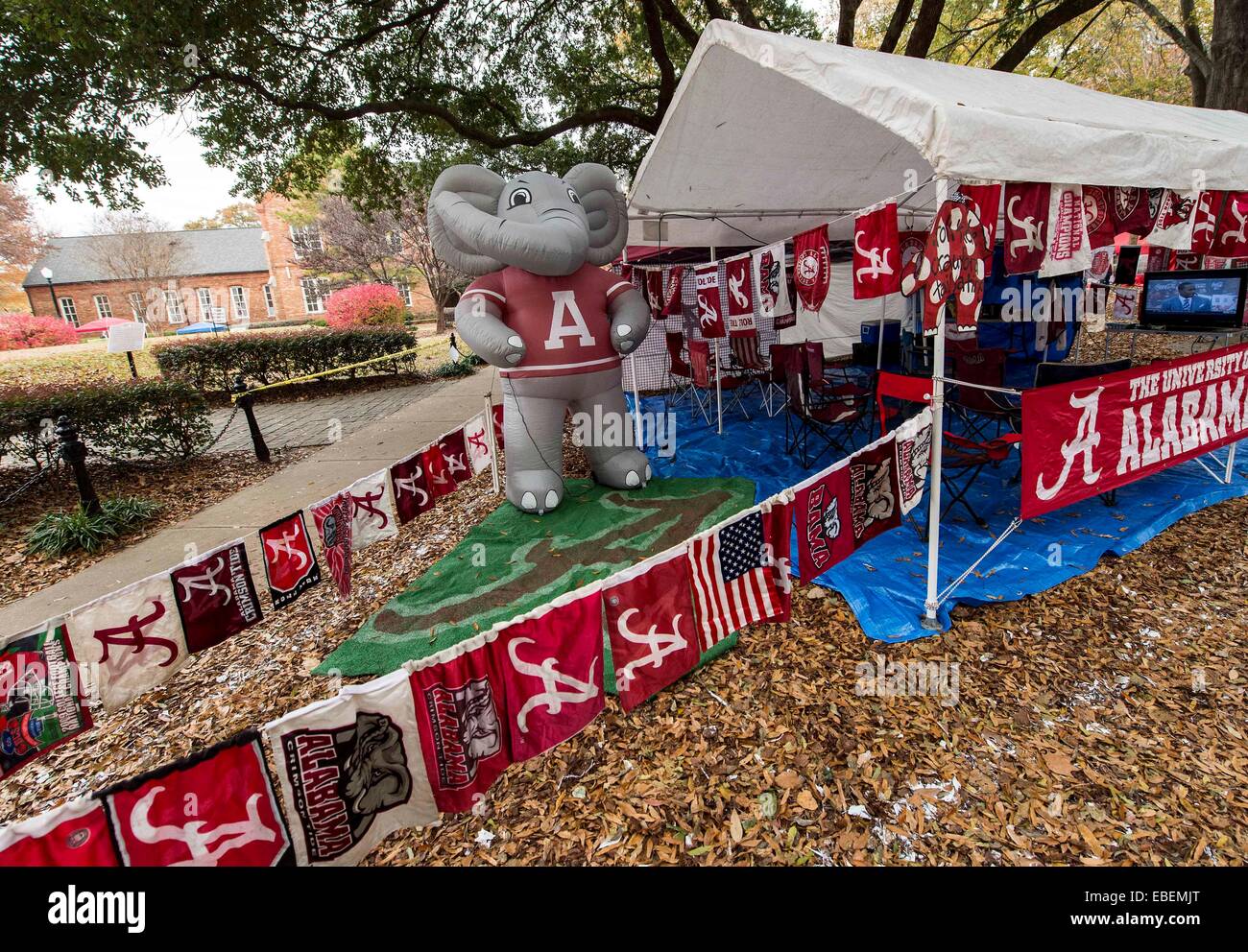 Tuscaloosa, Alabama, USA. 29. November 2014. Dichtes Auffahren auf der Quad am Morgen des 2014 Iron Bowl-Spiel zwischen der University of Alabama und Auburn University. © Brian Cahn/ZUMA Draht/Alamy Live-Nachrichten Stockfoto