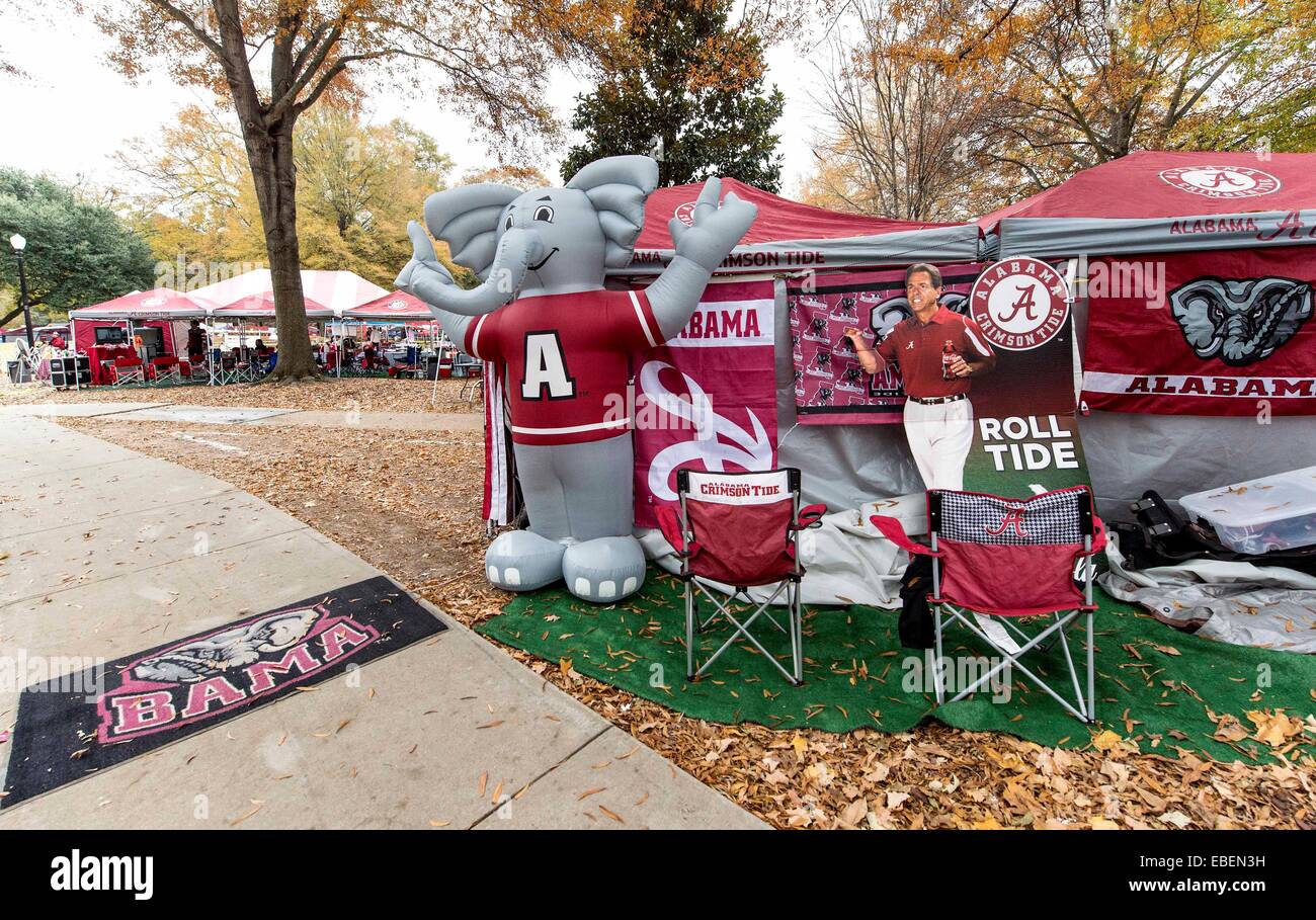 Tuscaloosa, Alabama, USA. 29. November 2014. Dichtes Auffahren auf der Quad am Morgen des 2014 Iron Bowl-Spiel zwischen der University of Alabama und Auburn University. © Brian Cahn/ZUMA Draht/Alamy Live-Nachrichten Stockfoto