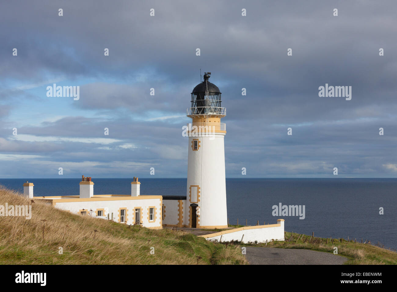 Tiumpan Head Leuchtturm. Der Leuchtturm und die Gebäude wurden von David und Charles Stevenson entworfen und gebaut von John Aitken. Stockfoto