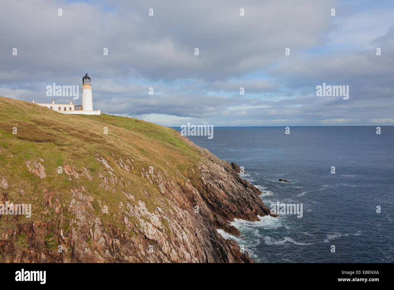Tiumpan Head Leuchtturm. Der Leuchtturm und die Gebäude wurden von David und Charles Stevenson entworfen und gebaut von John Aitken. Stockfoto
