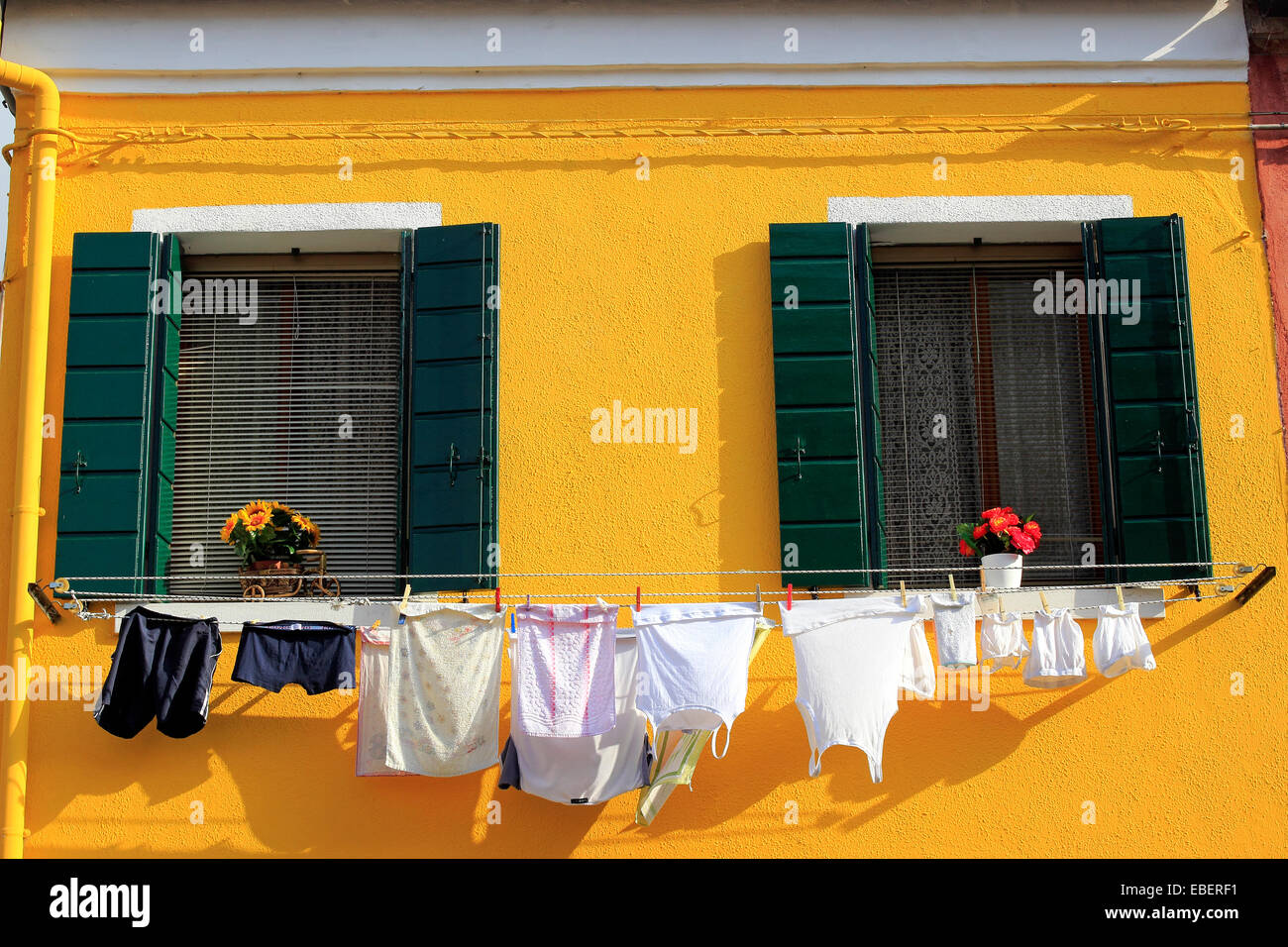 Venedig Italien Burano bunten Häuser entlang der Insel Kanäle Stockfoto