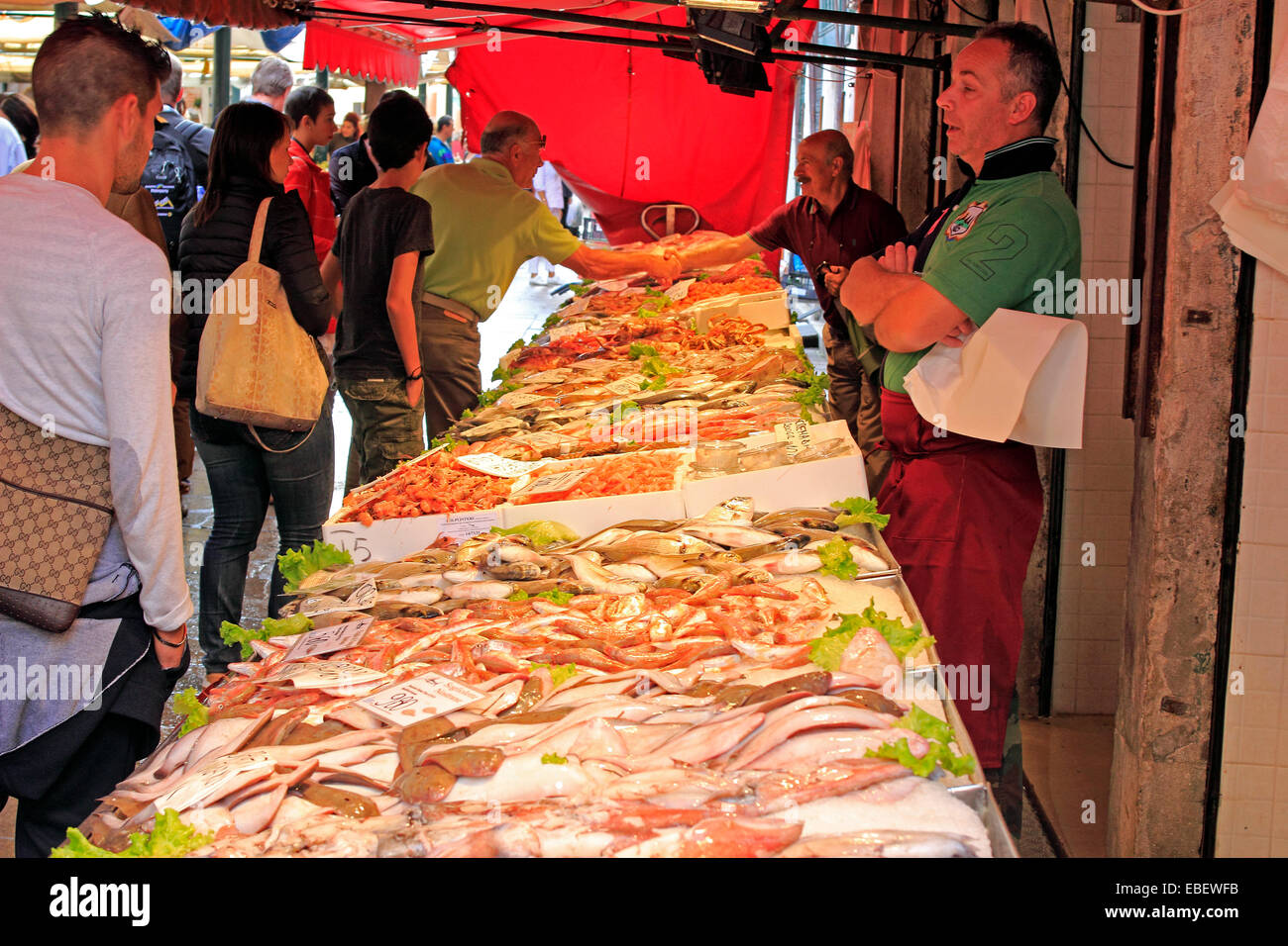 Venedig Italien Rialto Fischmarkt, frischem Fisch und Meeresfrüchten Stockfoto