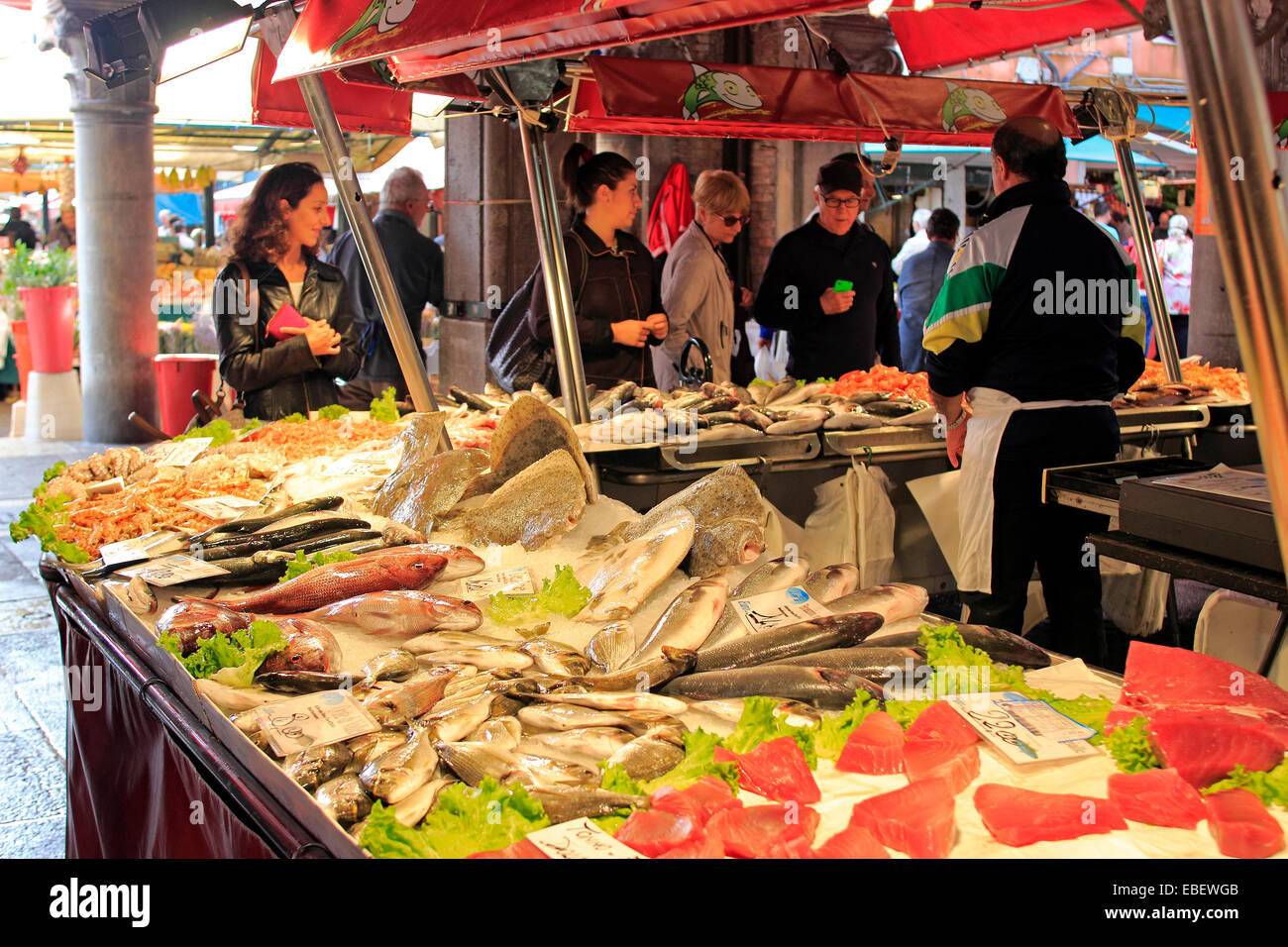 Venedig Italien Rialto Fischmarkt, frischem Fisch und Meeresfrüchten Stockfoto