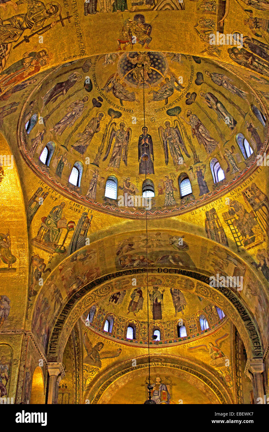 Venedig San Marco Basilica innen Mosaike Stockfoto