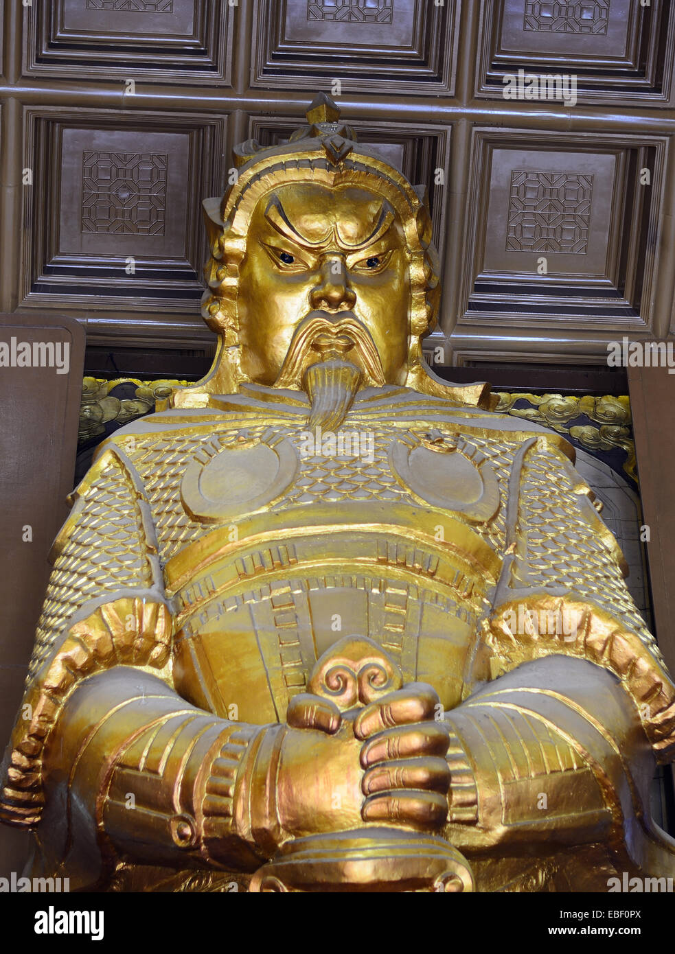 schöne chinesische Art Gottheit Riese, der den Tempeleingang zu schützen Stockfoto