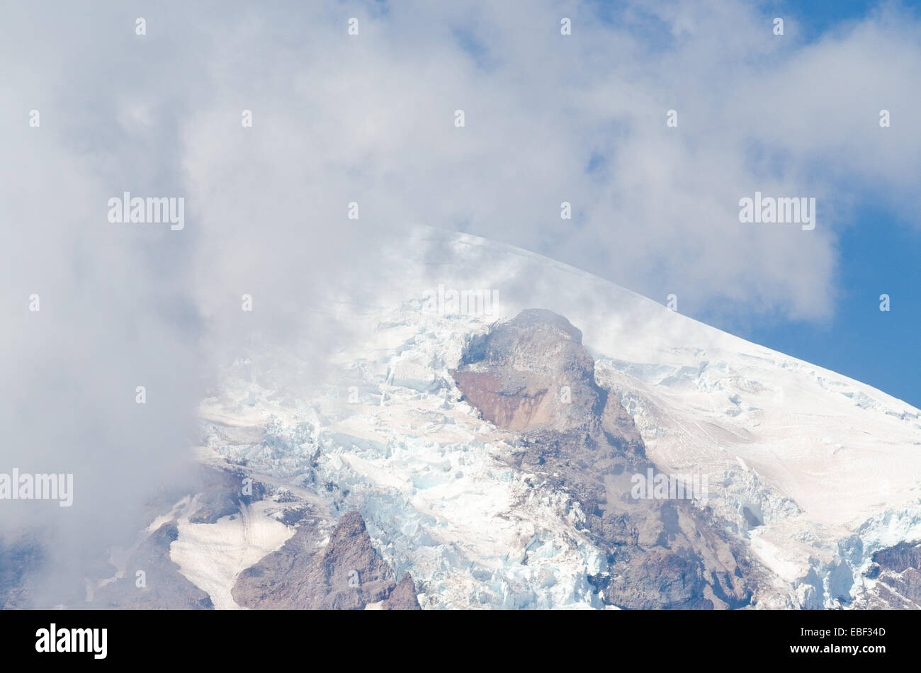 Mount Rainier in Wolke gehüllt Stockfoto