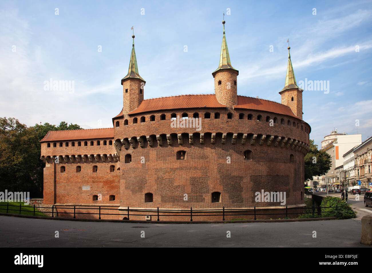 Die Barbakane in Krakau, Polen. 15. Jahrhundert Festung, Teil der alten Stadtbefestigung Wand. Stockfoto