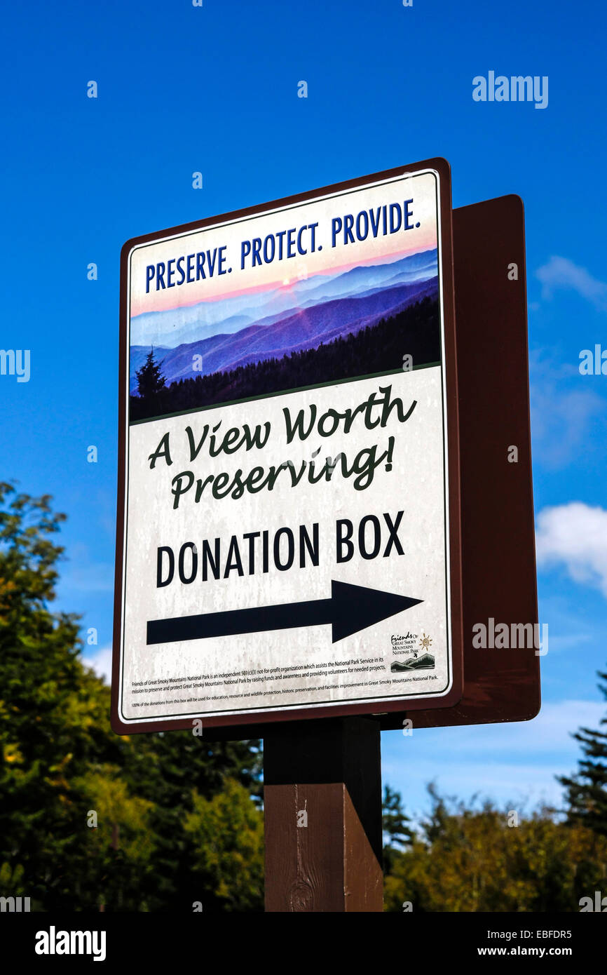 Zu bewahren, zu schützen bieten Wegweiser an der Spitze der Great Smoky Mountain National Park Stockfoto