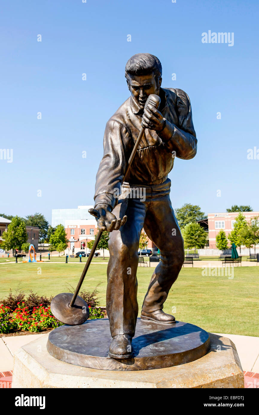 Die Elvis Presley-Heimkehr-Statue in Fairpark. Webseite des 1956 Elvis Heimkehr Konzerts an der Mississippi-Alabama State Fair Stockfoto