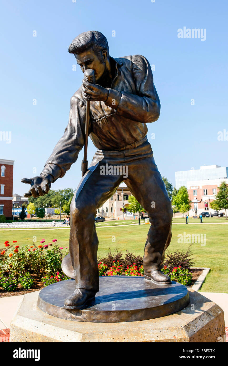 Die Elvis Presley-Heimkehr-Statue in Fairpark. Webseite des 1956 Elvis Heimkehr Konzerts an der Mississippi-Alabama State Fair Stockfoto