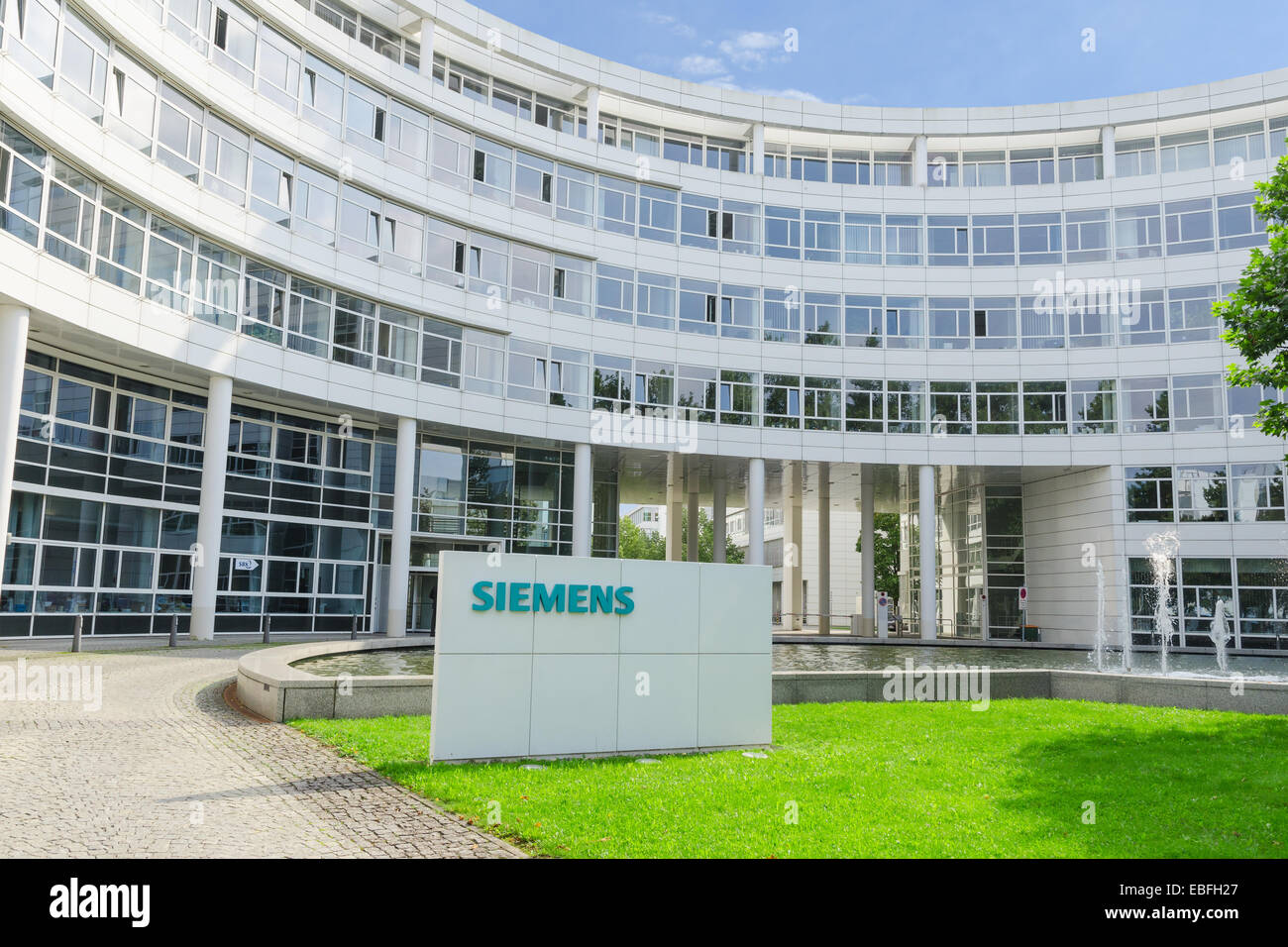München, Deutschland - 04. September: Neue Sitz-Bürogebäude der Hi-Tech-Unternehmen Siemens AG. Dies ist eine größte wissenschaftliche res Stockfoto