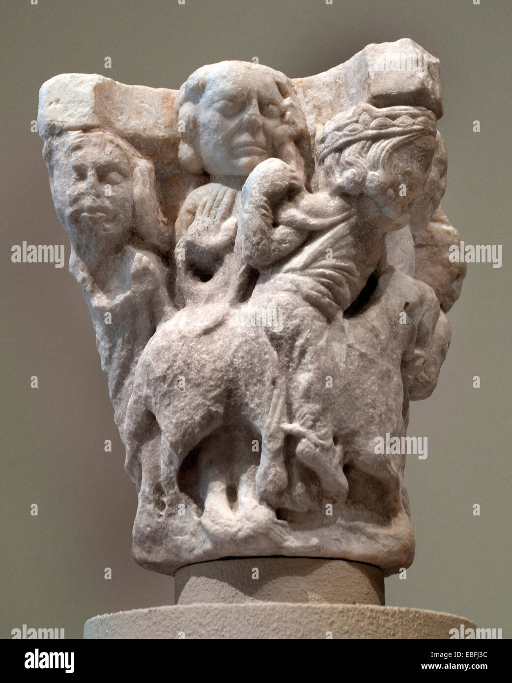 Mittelalterliche romanische Kunst Skulptur Hauptstadt ersten Viertel des 13. Jh. katalanischen Herkunft Carved Marmor Spanien Spanisch Stockfoto