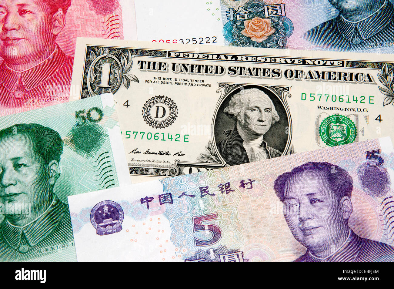 US-Dollar und chinesischen Yuan Banknoten Stockfoto