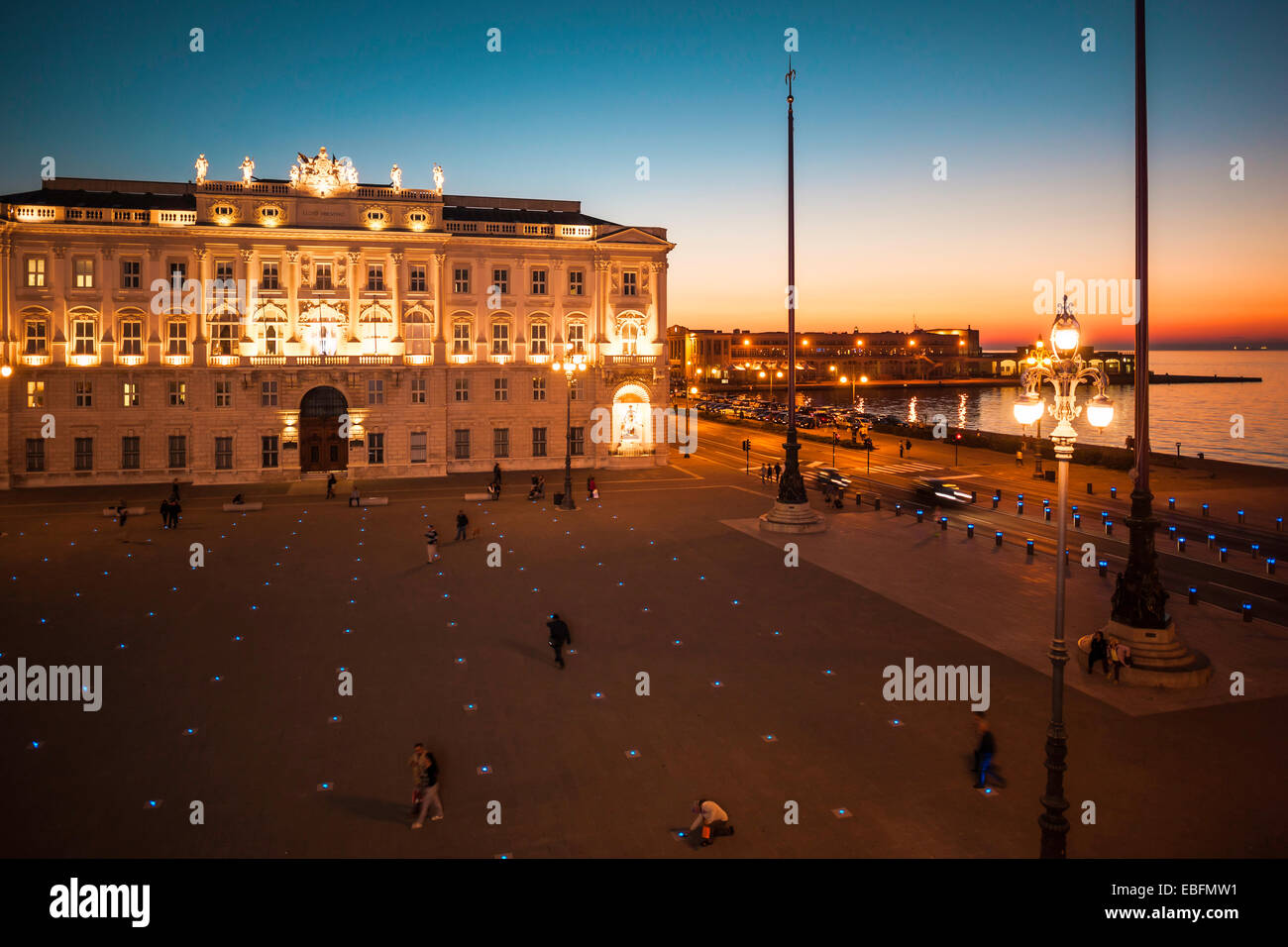 Piazza Unita d ' Italia Triest bei Sonnenuntergang Stockfoto
