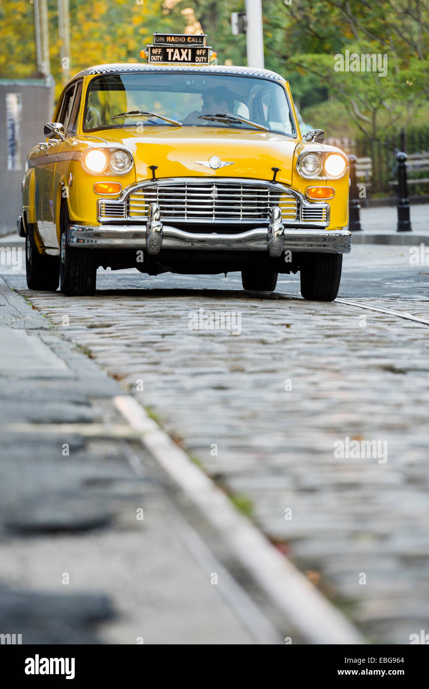 60er Jahre Checker Cab Taxi, Brooklyn Heights, New York, Vereinigte Staaten von Amerika Stockfoto