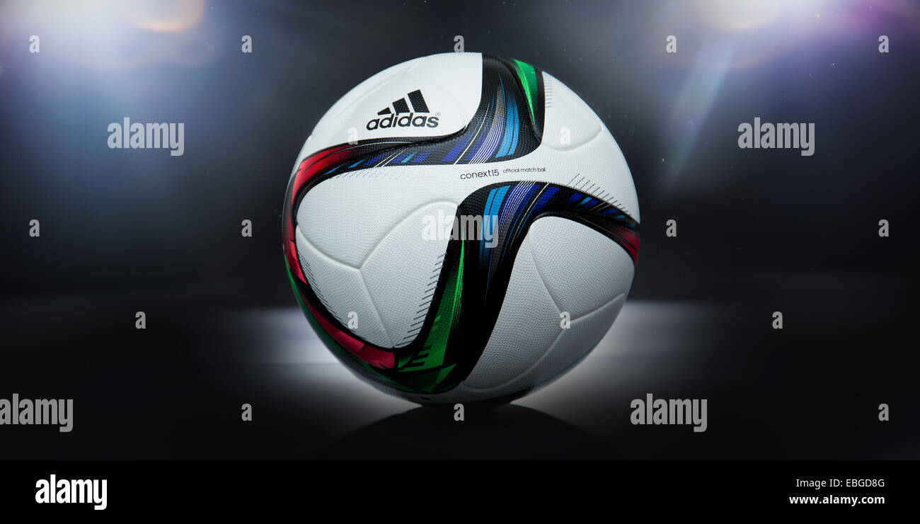 Adidas conext15, Offizieller Spielball für die FIFA Klub-WM 2014 Stockfoto