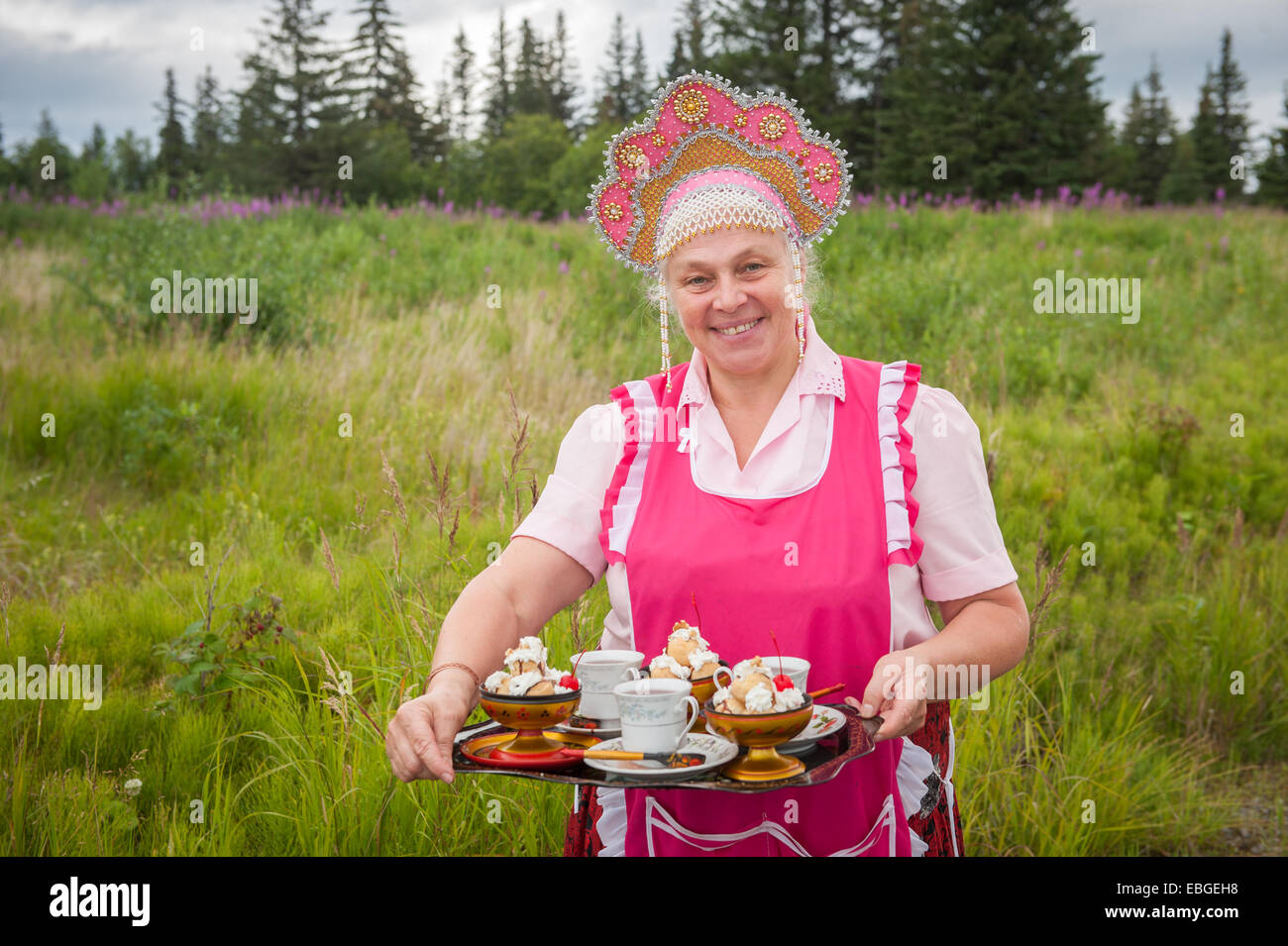 Dessert, serviert in einem traditionellen russischen Cafe in Alaska Stockfoto