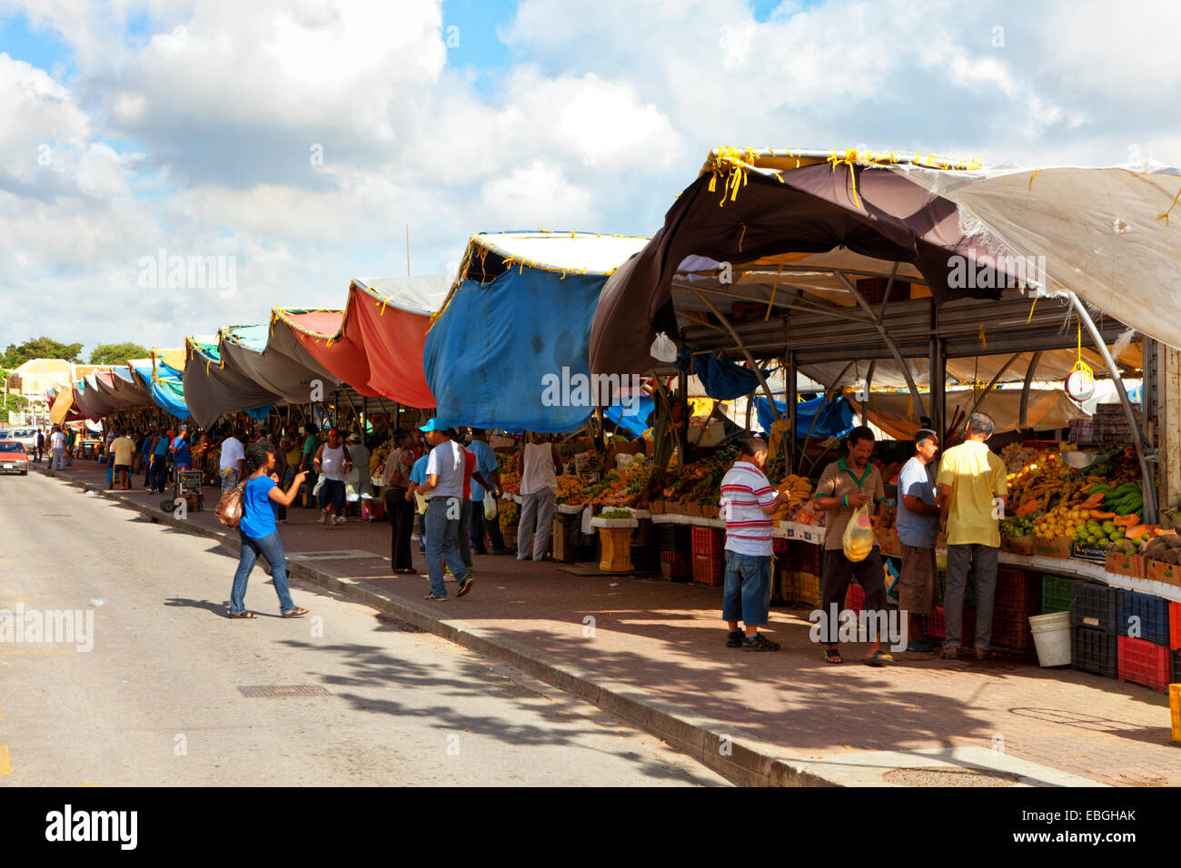 Schwimmende Markt, Willemstad, Ansicht von der Straße Stockfoto