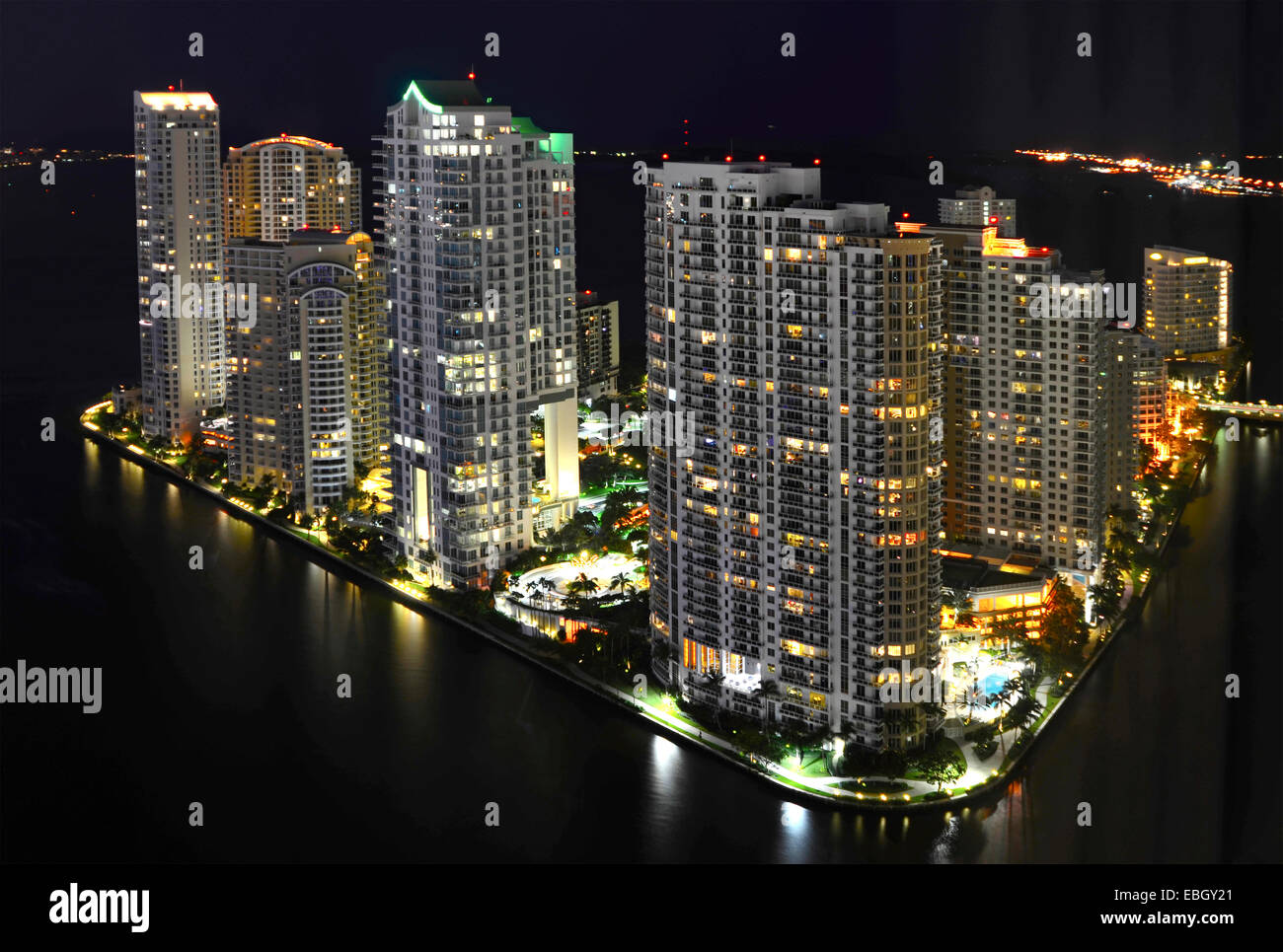 Brickell Key - Maimi, Florida: Tag Zeit Schuss von Eigentumswohnungen auf Brickell Key, einer künstlichen Insel in der Innenstadt von Miami, Florida. Stockfoto