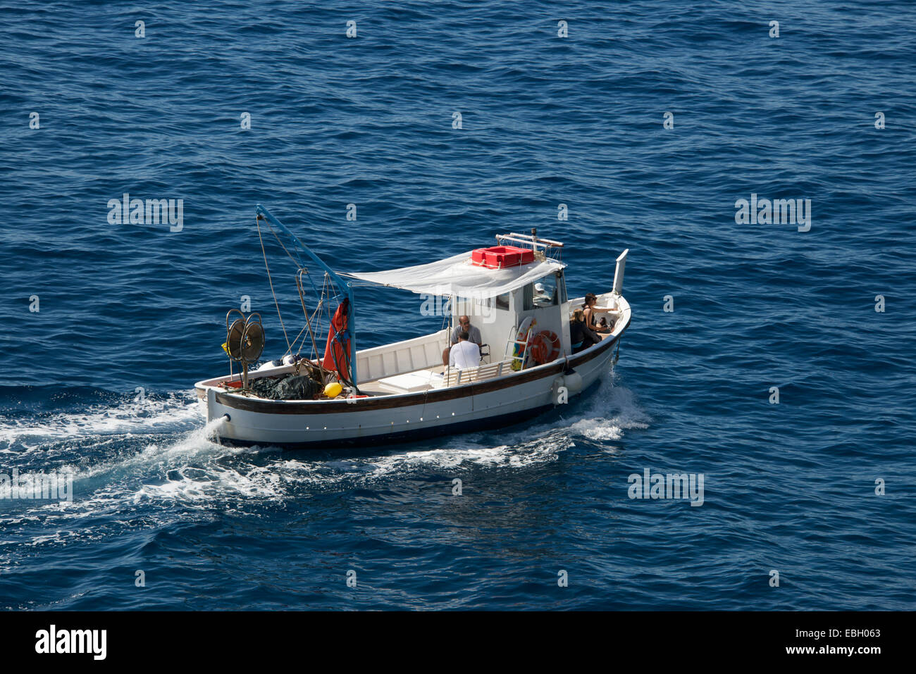 Angelboot/Fischerboot von oben Cinque Terre Ligurien Italien gesehen Stockfoto