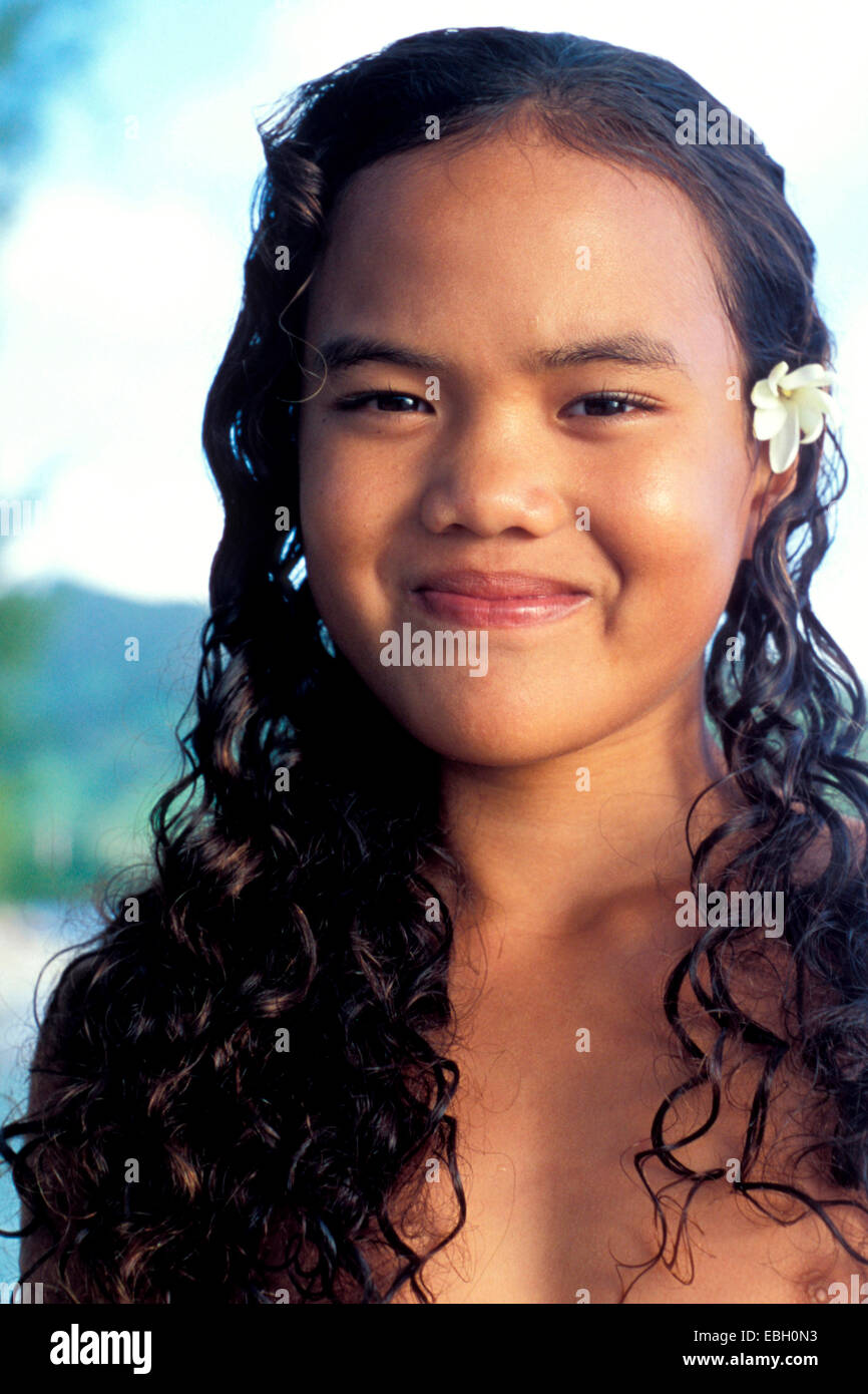 schöne Mädchen aus Huahine, Französisch-Polynesien Stockfoto