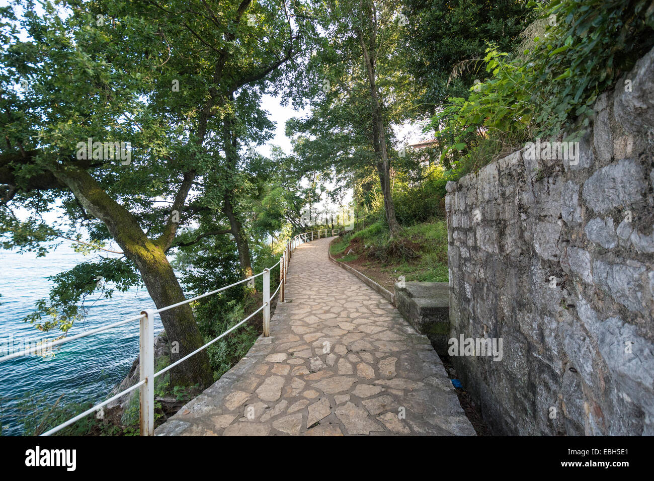 Zusätzlich zu den Parks, Hotels und Villen ist eines der markantesten Wahrzeichen Opatijas berühmte Lungomare Promenade promenad Stockfoto