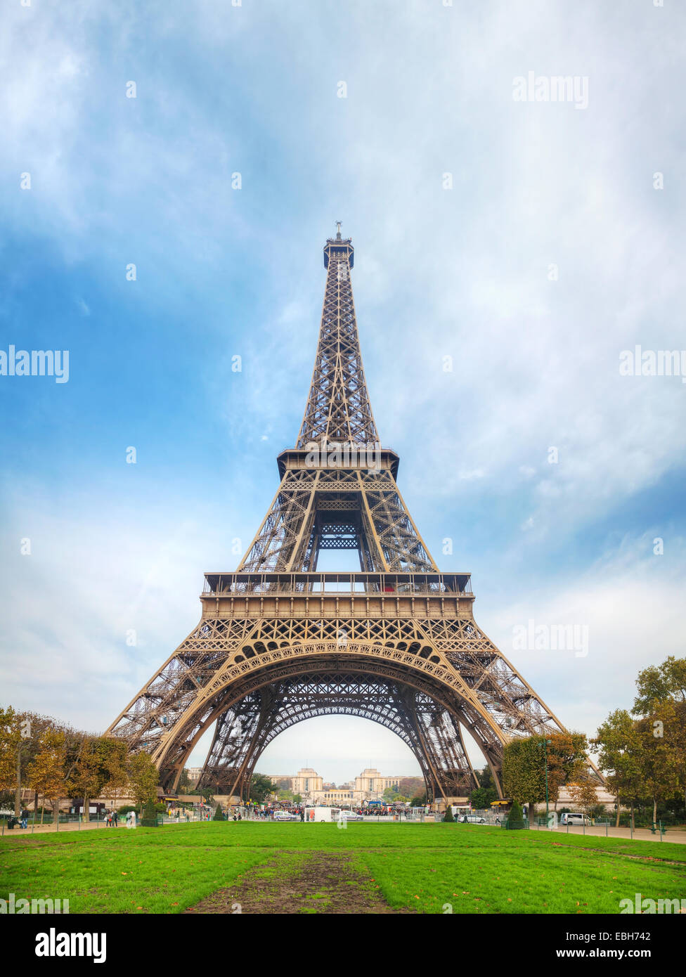 Eiffelturm in Paris, Frankreich am Morgen Stockfoto