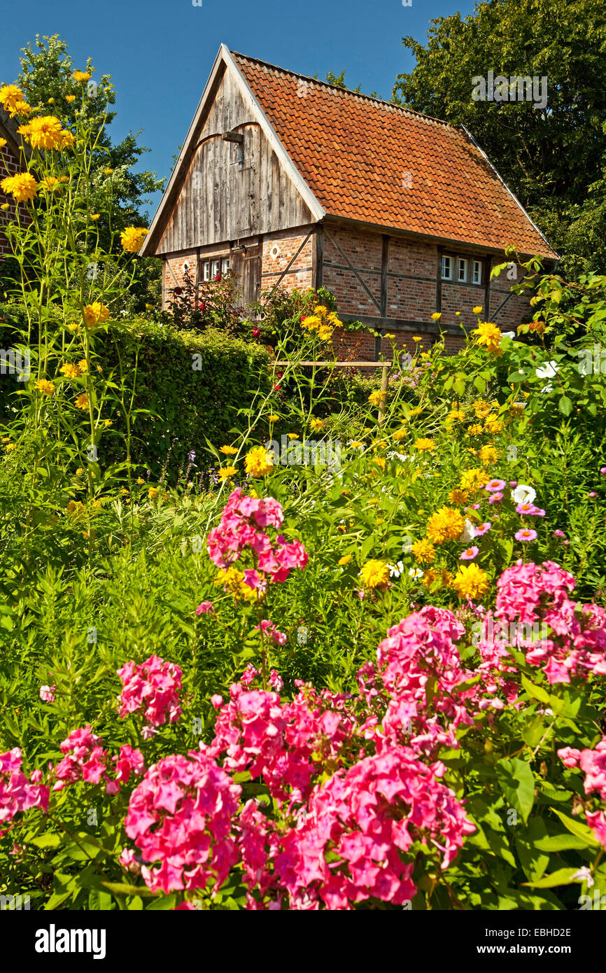 Heimathues Kittken mit ländlichen Garten, Altenberge, Münsterland, Nordrhein-Westfalen, Deutschland Stockfoto