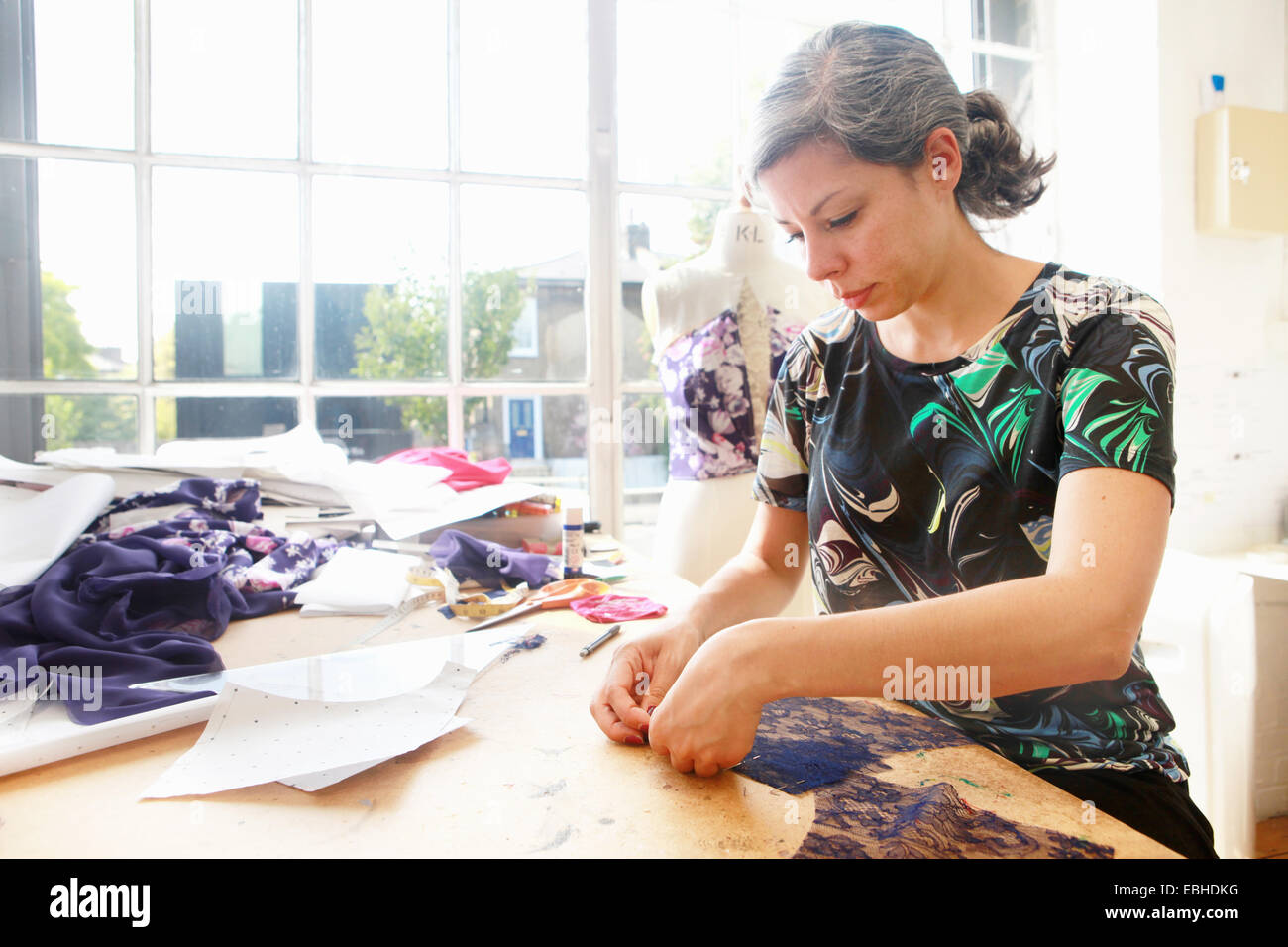 Designer bei der Arbeit im studio Stockfoto