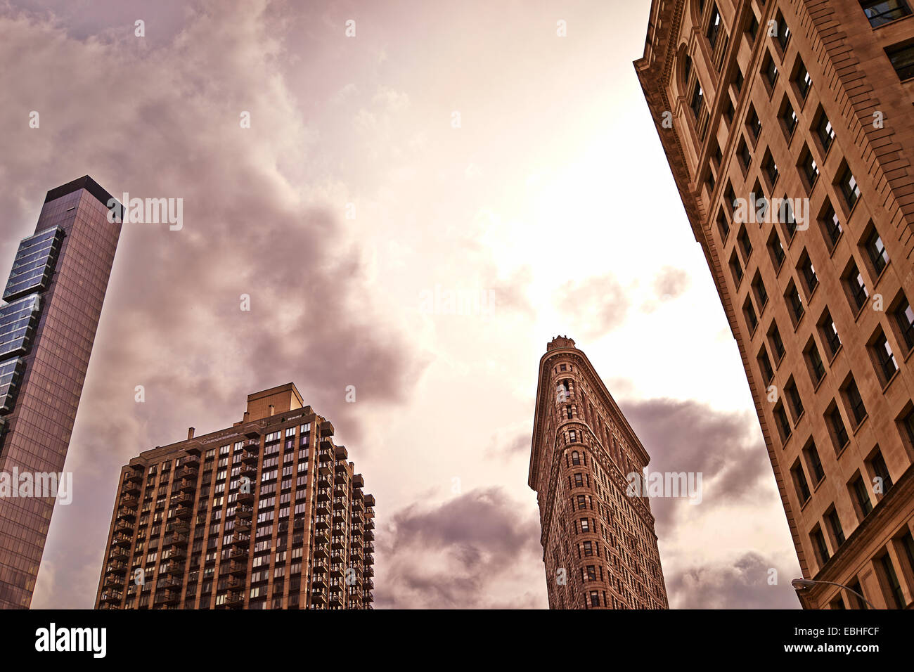 Niedrigen Winkel Ansicht des Flatiron building, New York, USA Stockfoto