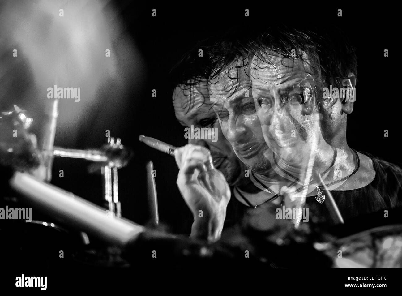 Toronto, Ontario, Kanada. 30. November 2014. US-amerikanische Metal-Band KORN für Slipknot im Air Canada Centre in Toronto während der Vorbereitung zur Hölle Tour eröffnet. Bandmitglieder: JONATHAN DAVIS, JAMES "MUNKY" SHAFFER, BRIAN 'HEAD' WELCH, REGINALD "FIELDY" ARVIZU, RAY LUZIER © Igor Vidyashev/ZUMA Draht/Alamy Live News Stockfoto